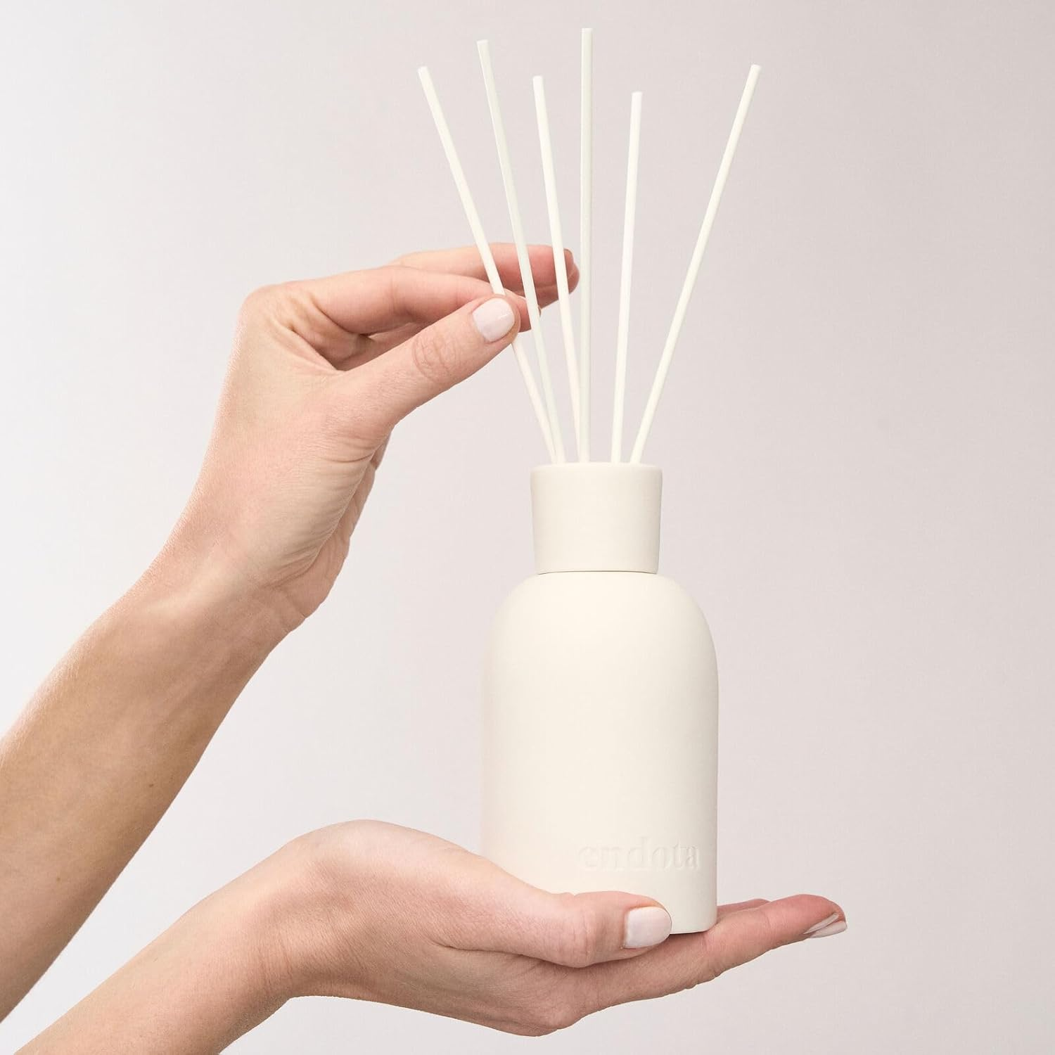 Endota Signature Blend Reed Diffuser Set image number 2