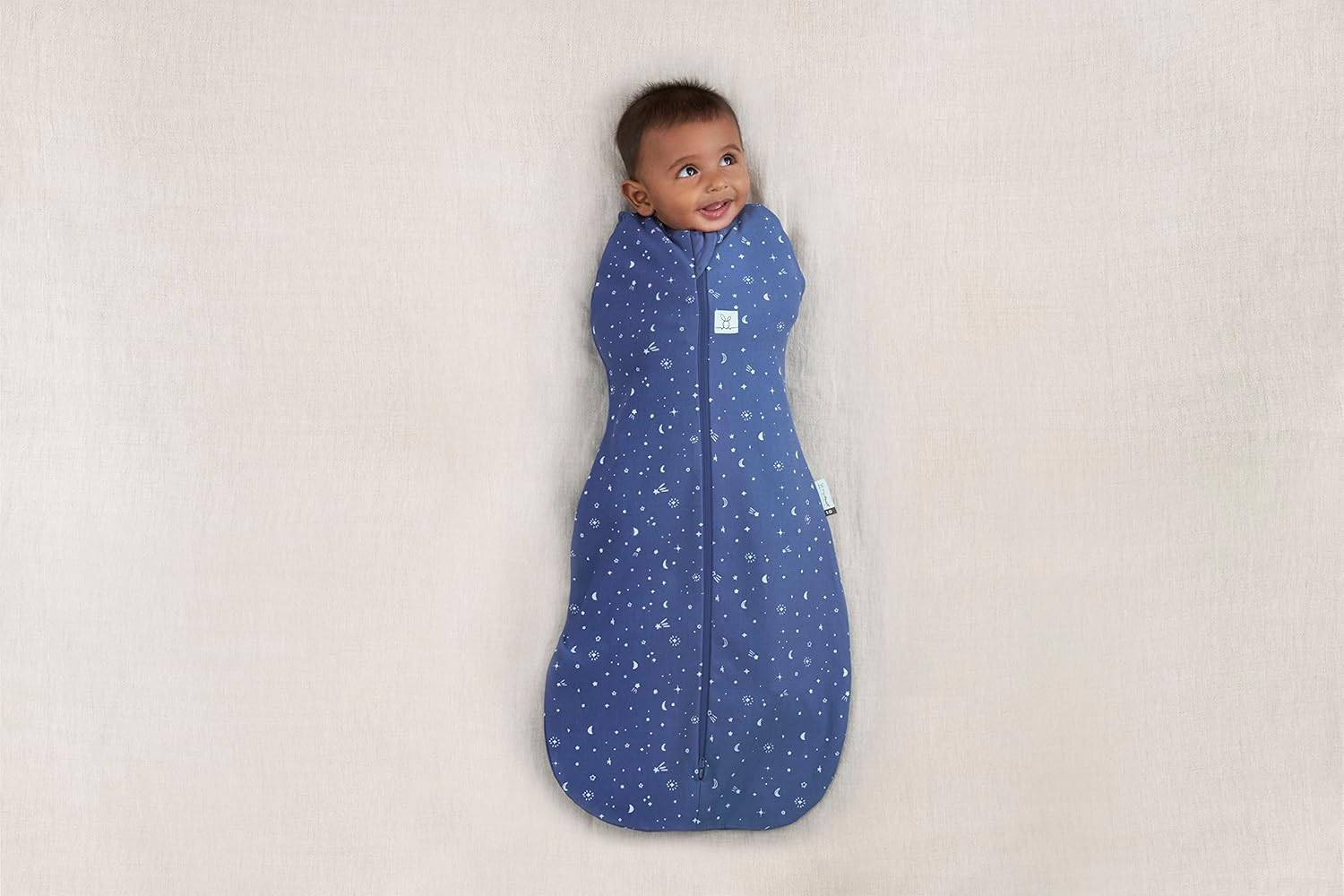 Ergopouch 1.0 TOG Cocoon Swaddle Bag, 6-12 Months, Night Sky Print &ndash; Organic Cotton, Two-Way Zip, Arms In/Out, All-Season Comfort, Ideal for Room Temperatures (20&ndash;24&deg;C) image number 2