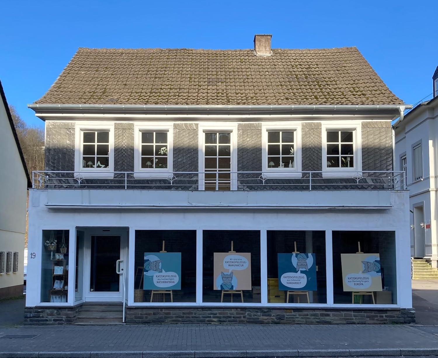 The RANGELANGEL: Our Cat Fishing Rod with Beech Wood Rod and Lilac Cotton Ribbon. Handmade and Lovingly Made in Germany Sustainable Cat Toy image number 4