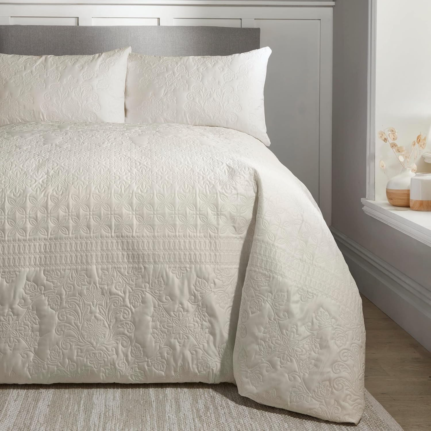 Serene - White Pinsonic Duvet Cover - King Bedding Size (230 X 220Cm) - White Embossed - Embroidery Bedding - Luxury Bed Set - Traditional - Avery Stripe Collection