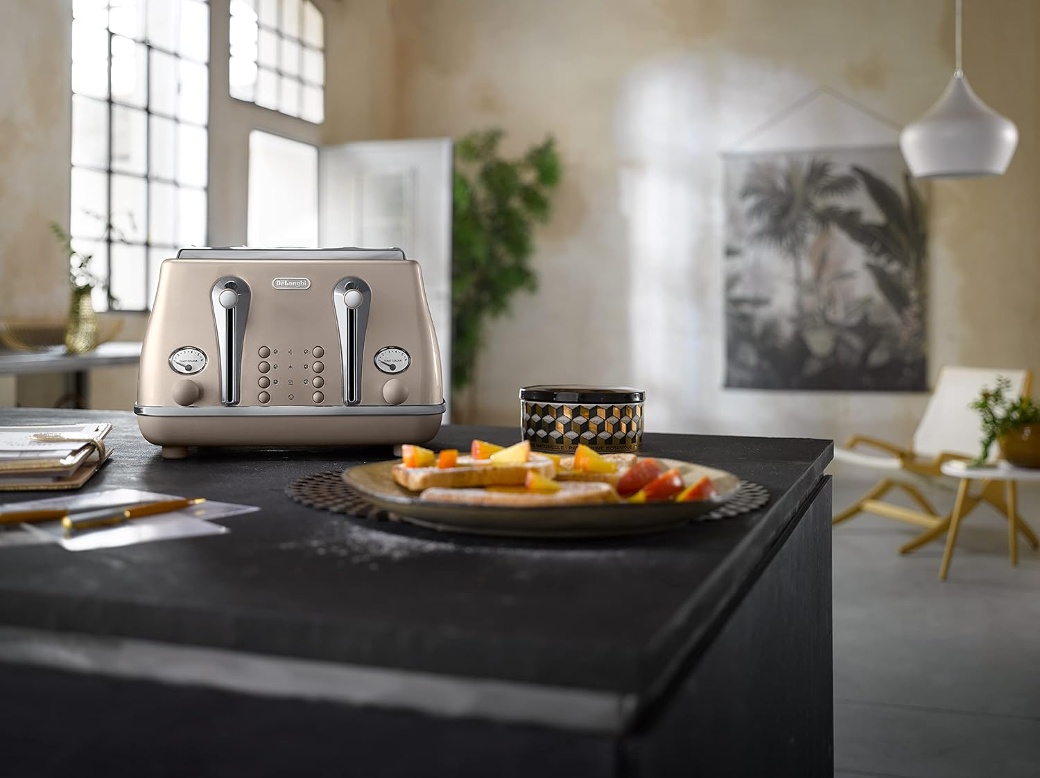 De'Longhi Icona Metallics CTOT4003.​BG, 4 Slot Toaster with Reheat, Bagel, Cancel, and Defrost Functions, 6 Browning Levels, 1800 W, Pull Crumbs Tray, Stainless Steel, Beige image number 1