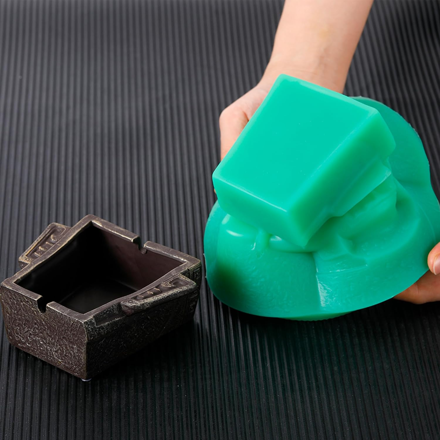 BBDINO Super Elastic Silicone Mold Making Kit, Mold Making Silicone Rubber N.W. 21.16 Oz, Liquid Silicone for Mold Making, Ideal for Casting 3D Silicone Molds| Food Molds 1:1 by Volume, Jade Green image number 5