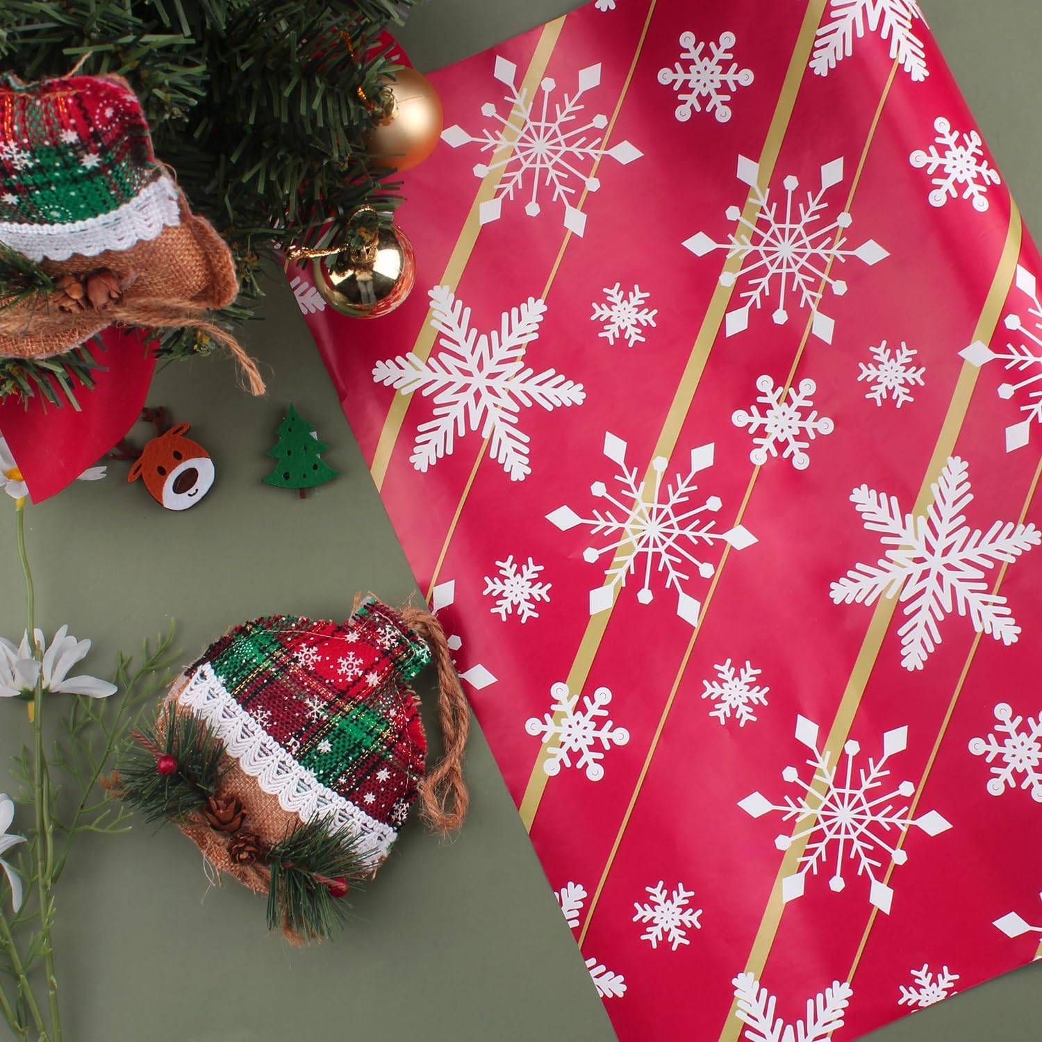 17 Inch X 33 Feet Reversible Christmas Wrapping Paper|Christmas Decorations|Mini Roll Red White Snowflakes for Chrsitmas, Holiday, Party Celebration by H HOME-MART image number 4