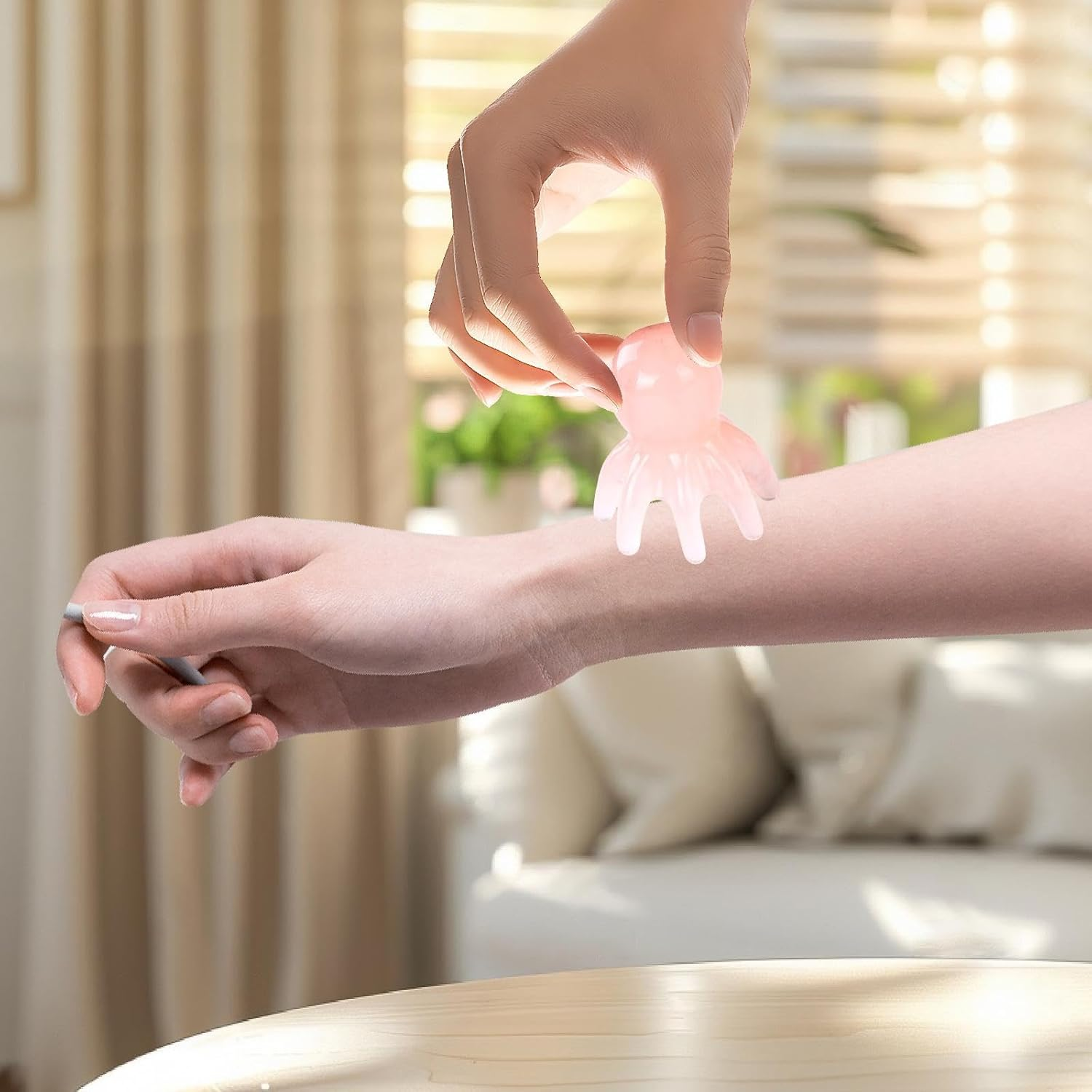 Koolsoo Octopus Massage Comb Head Scalp Massage Compact with Handle Portable Meridians Tool Point Tool for Grooming Home Women Men, Pink