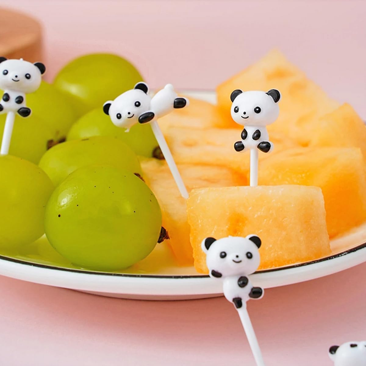 8Pcs/Set Cartoon Animal Fruit Fork Panda Lunch Picks, Kids Snack Dessert Decoration Mini Forks Toothpick Lunch Salad Decoration Accessories Cake Picks (Panda) image number 3