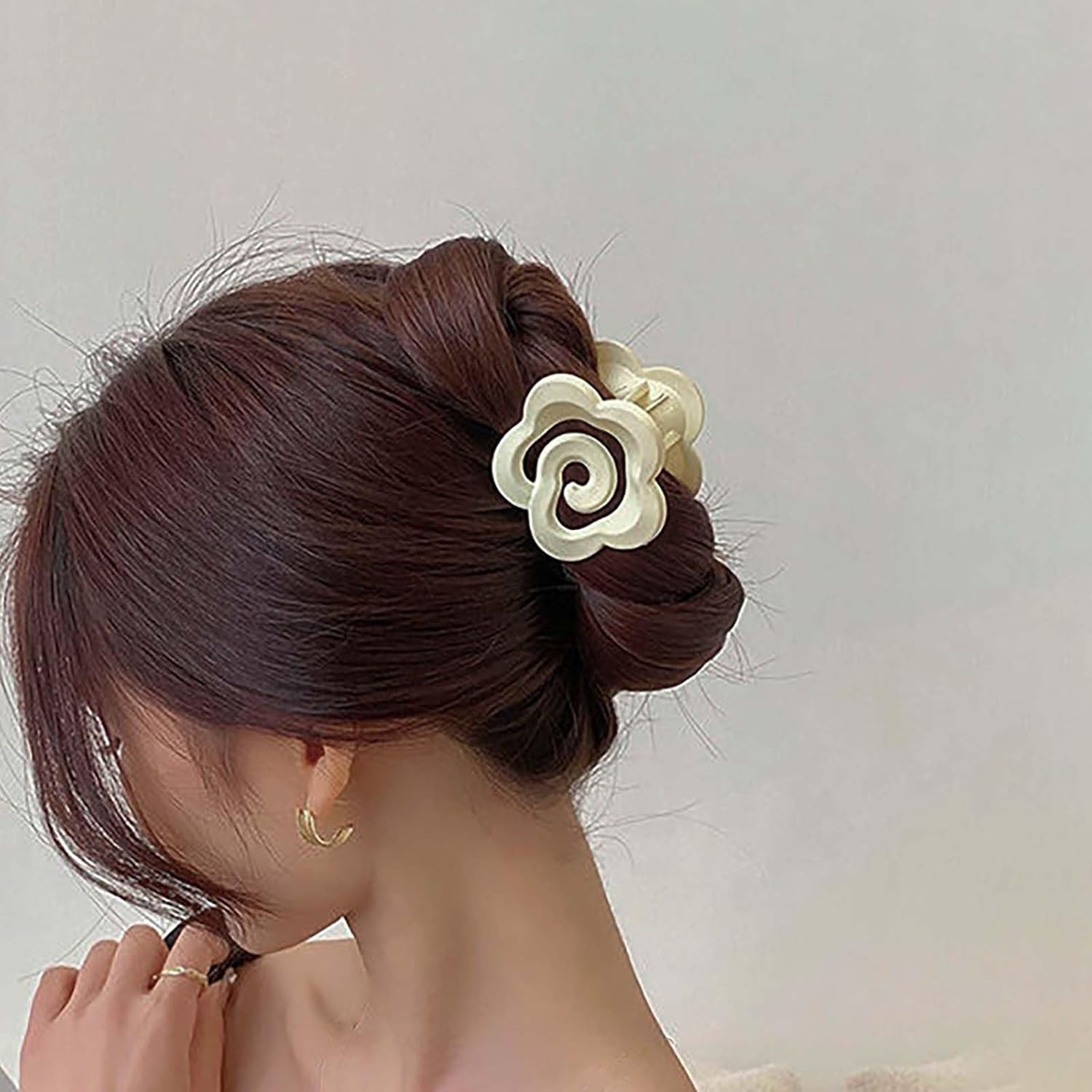 Inateannal Flower Claw Hair Clips Matte Flower Hair Clips White Medium Hair Clip Plastic Thick Hair Non-Slip Strong Hold Claw Camellia Hair Accessories image number 3