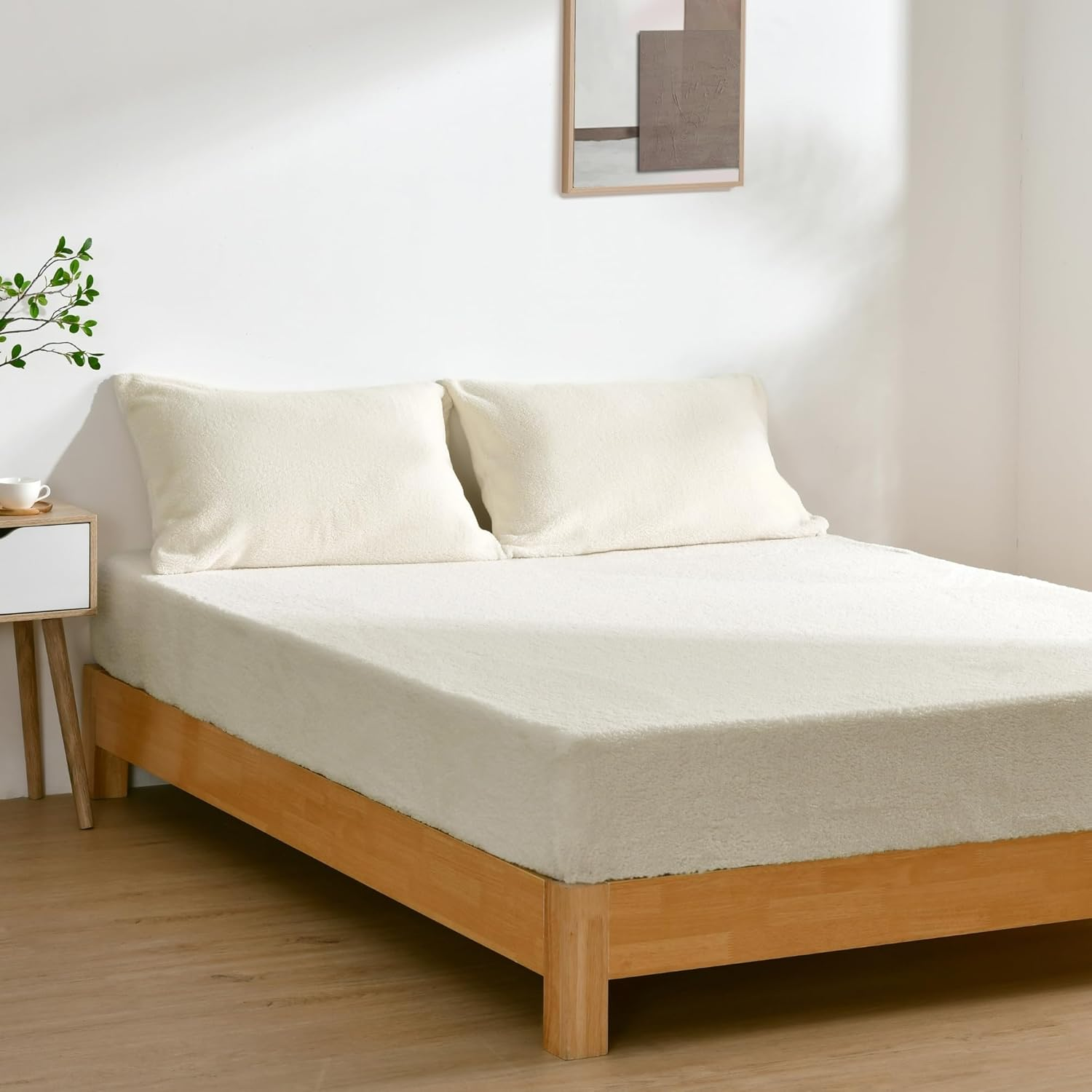 Dreamaker Ultra Plush Jasper Fleece Sherpa Fitted Sheet Double Bed & Pillowcase Combo Sheet Set Warm Touch Anti-Pilling Temperature Regulation Winter Warmer Deep Pocket Bedding Set - Snow Beige image number 5