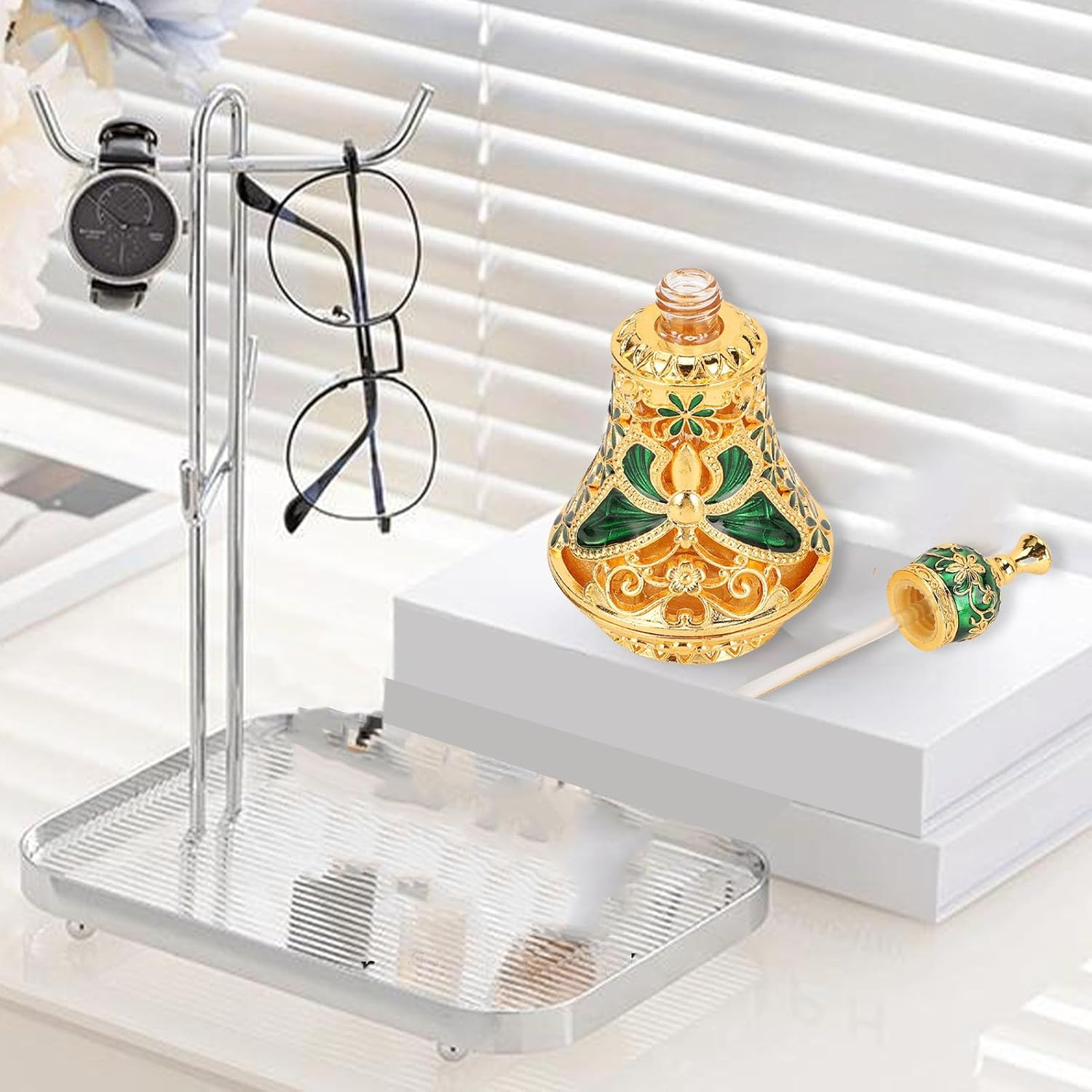 Haofy Pattern Vintage Refillable Perfume Bottle Middle Eastern Style Oil Bottle, Zinc Alloy Material Suitable for Essential Oils, Fragrances, Liquid Cosmetics Vintage Perfume Bottle (Gold+Green) image number 2