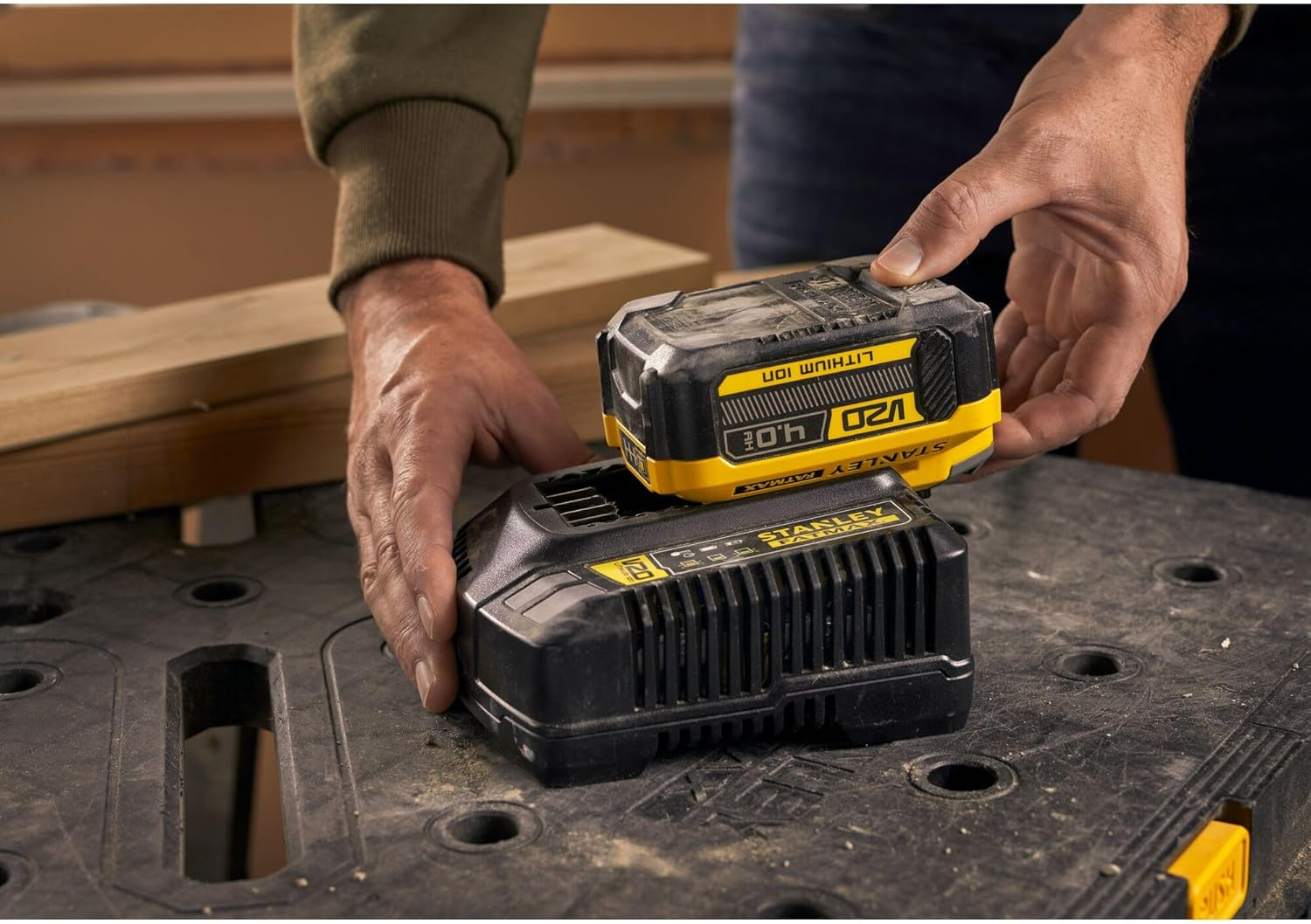 STANLEY FATMAX V20 18V 4.0Ah Starter Kit image number 1