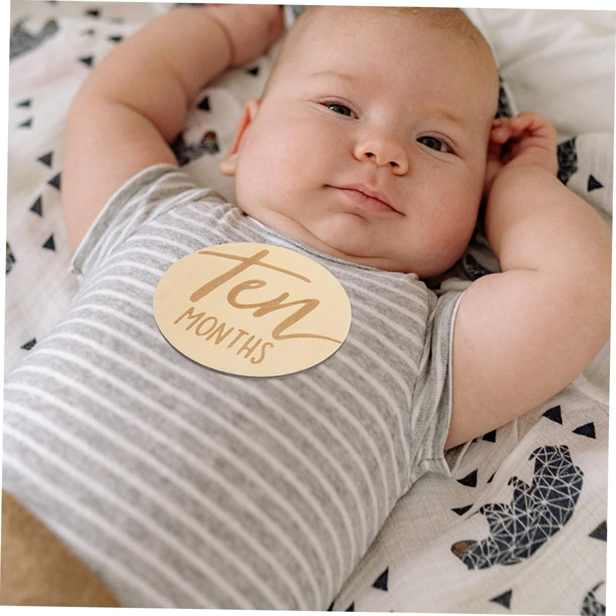 12 Pcs Double Sided Wooden round Monthly Milestone Discs Growth Marker Photo Props Pregnancy Journey Sign Durable and Sturdy Room Decor Parents image number 3