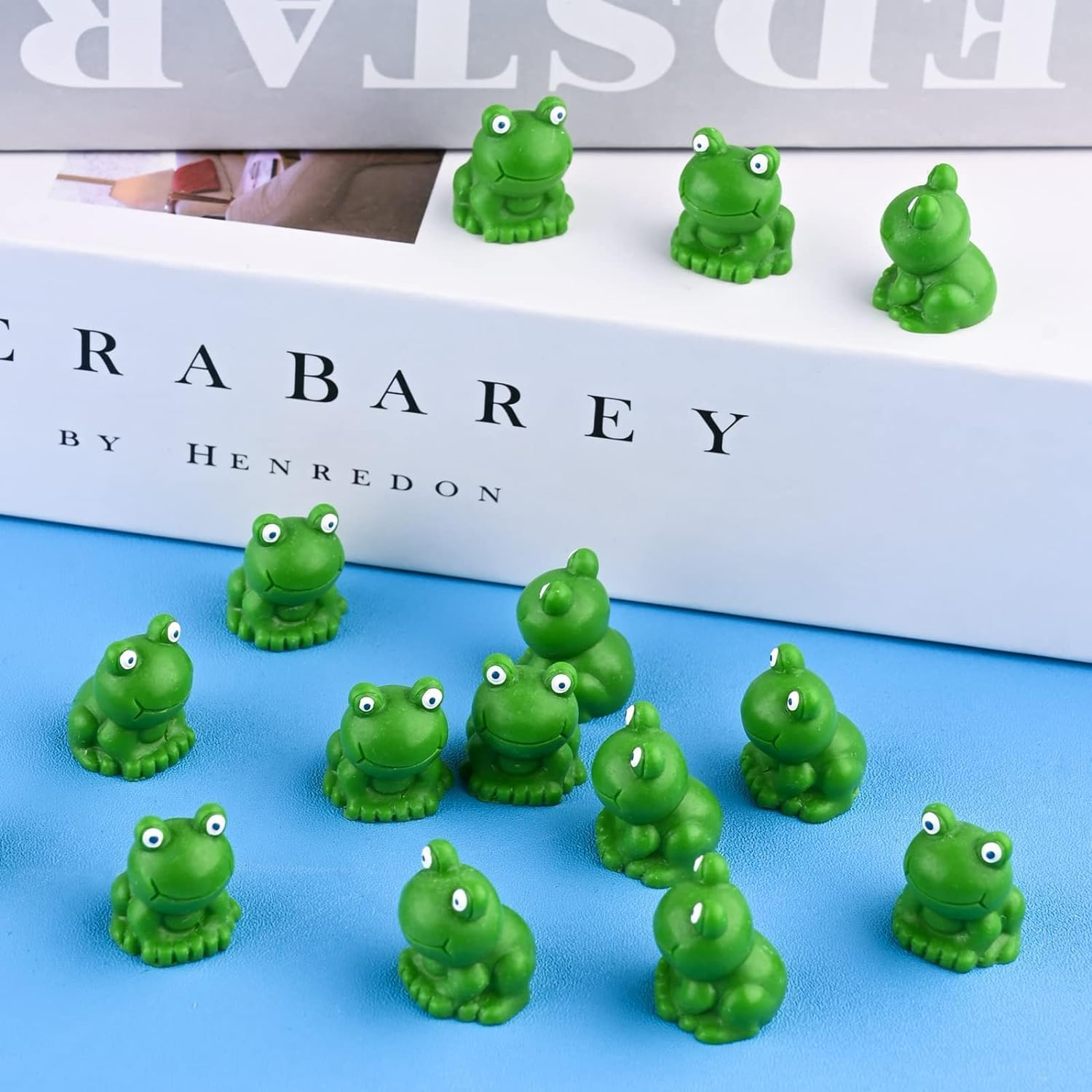 80Pcs Resin Mini Frogs, Gewaha Miniature Tiny Frog Figurines Cute Frog Decor Mini Garden Decorations Resin Animals for Landscape Dollhouse DIY Craft Potted Plant（Green） image number 1