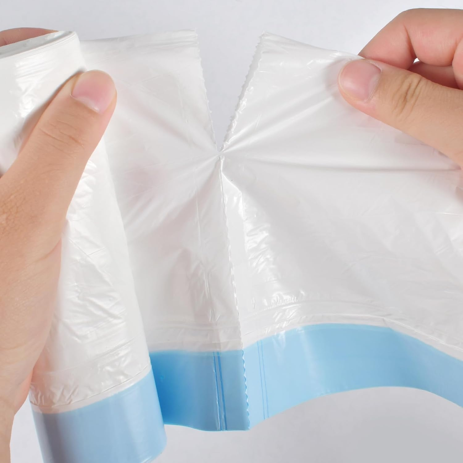 Pack of 75 Bin Bags, Bin Bags with Carry Handle, Cat Litter Box Bags, Self-Cleaning Cat Litter Box with Drawstrings, Biodegradable, Durable, Tear-Resistant, Liquid-Proof, 5 Rolls image number 2