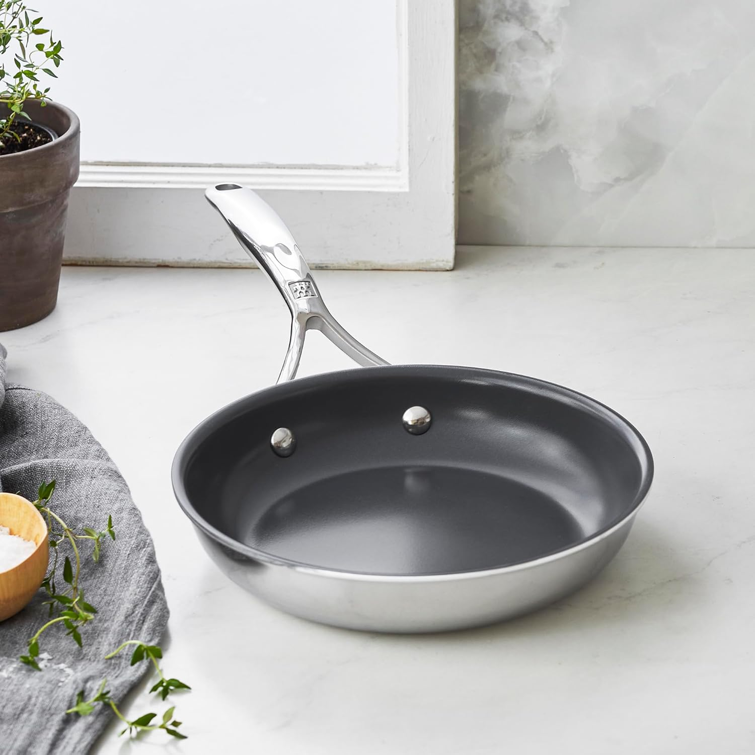 ZWILLING Spirit Energy + 8-Inch Stainless Steel Ceramic Nonstick Fry Pan image number 3