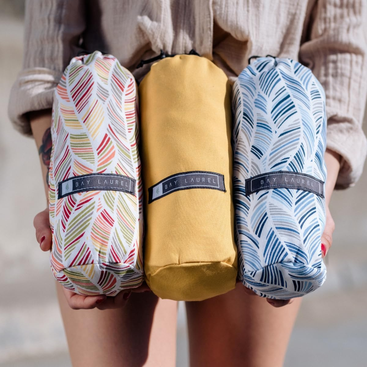 BAY LAUREL Turkish Beach Towel with Travel Bag 39 X 71 Quick Dry Sand Free Lightweight Large Oversized Towels Light - Black With Red Floral Bag image number 5