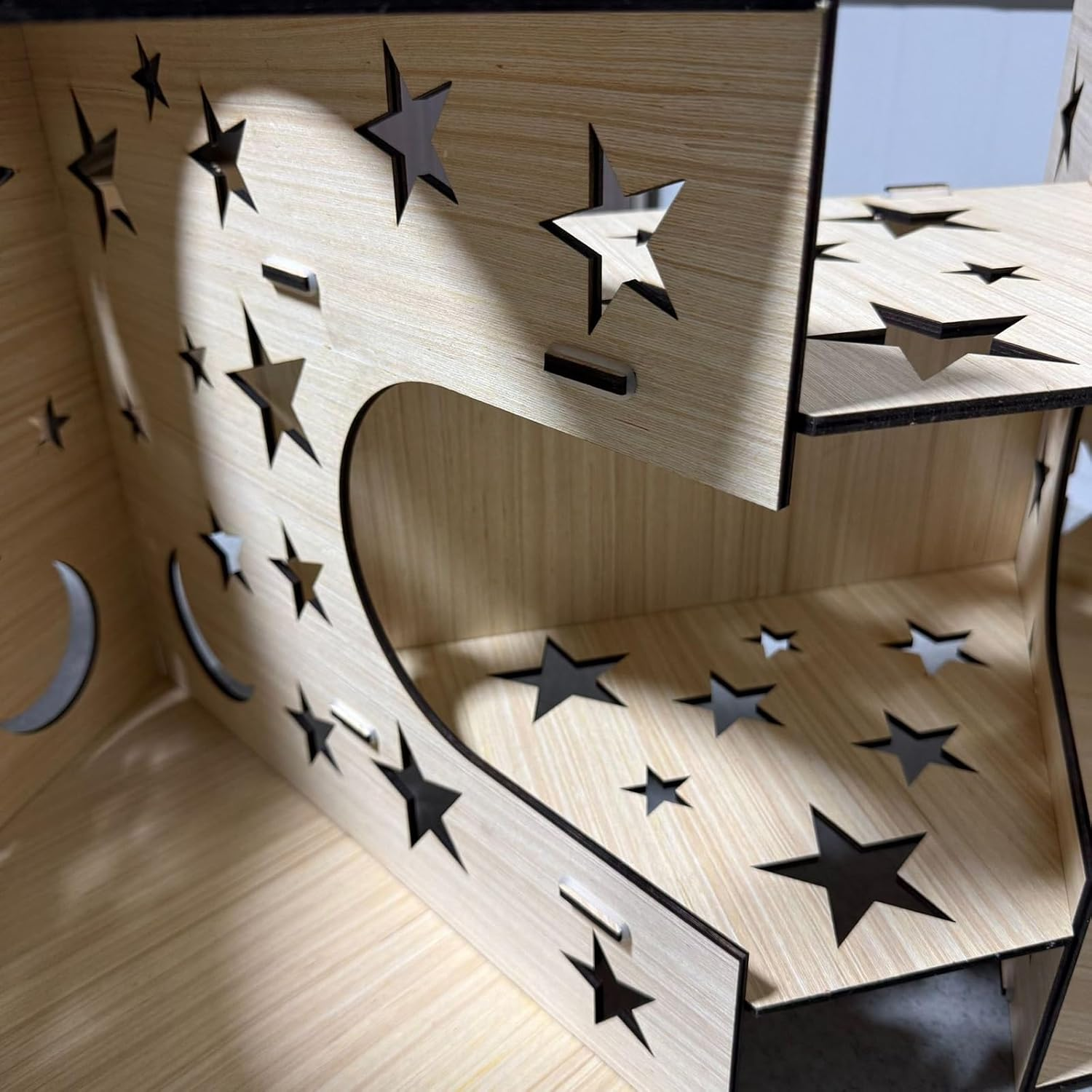 Wooden Rabbit Castle Hideout &ndash; Natural Poplar Pet House with Dual Cabins and Tunnel, Four-Season Shelter for Rabbits, Guinea Pigs and Small Animals image number 5