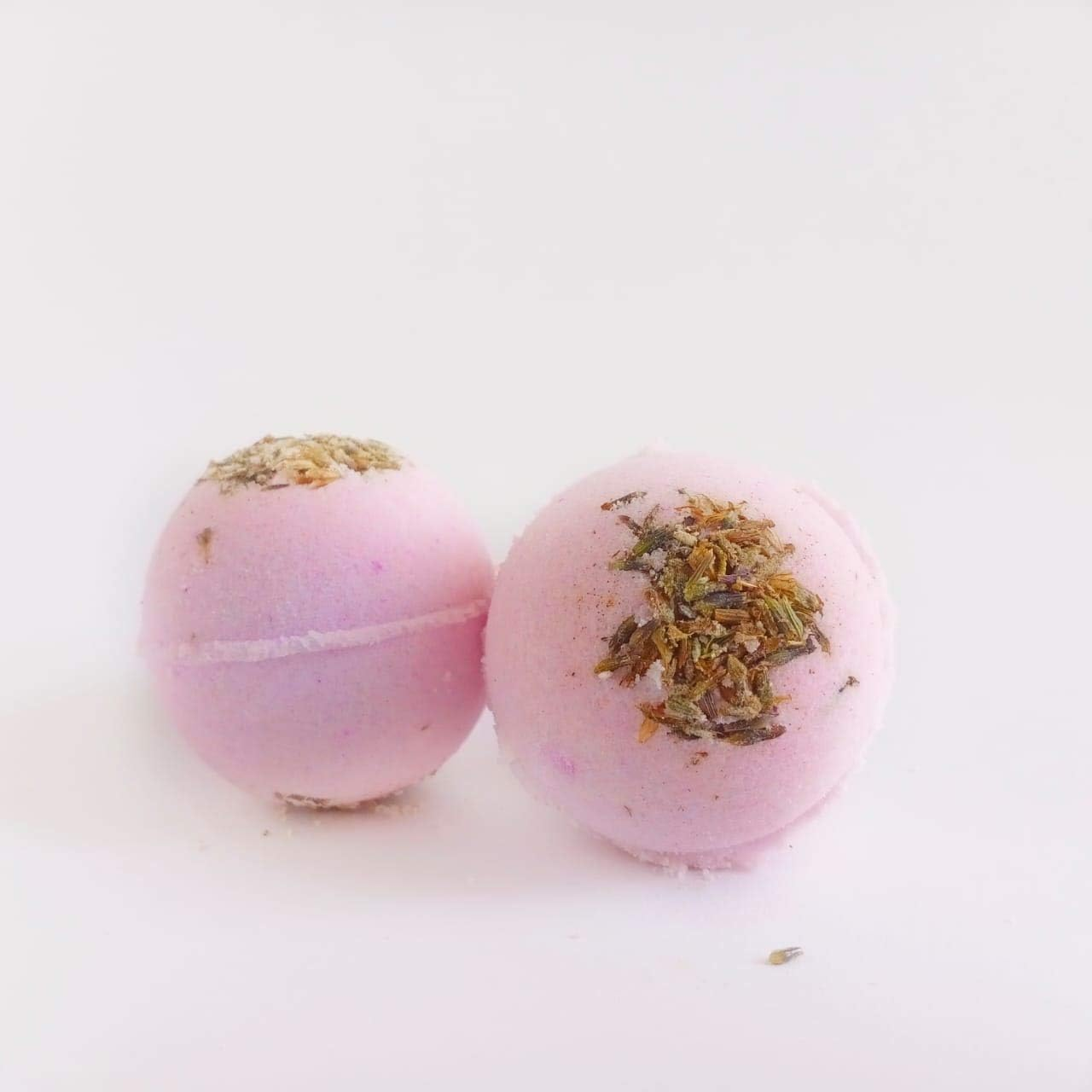 Bath Bomb, Fizzy Aromatic Bath Bomb with Lavender Buds (75G Each) Pack of 3 image number 1