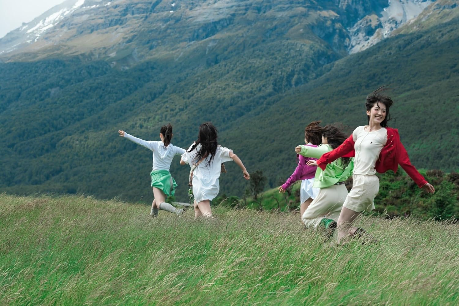 Kiiikiii Uncut Gem 1St Mini Album Limited Gem Version Cd+106P Photobook+1Ea Accordion Lyrics Paper+1P Photocard+1P Unit Photocard+Tracking Sealed image number 4