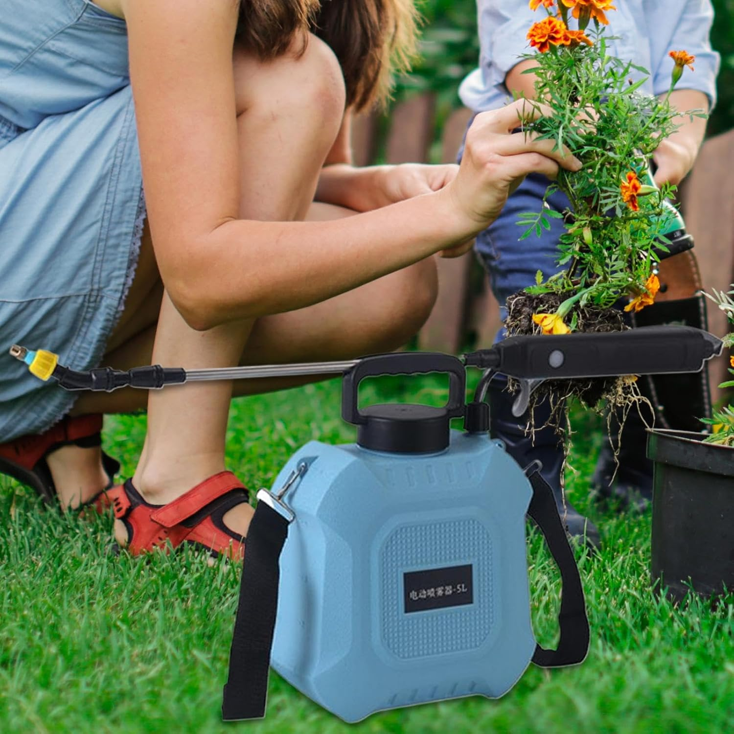 Battery Powered Sprayer,Type-C Rechargeable Lawn Sprayer - Home & Gardening Supplies with 3 Nozzles for Farm Home Yard Vegetable Flower Care Indoor Fertilizing Greenhouse Agricultural image number 3