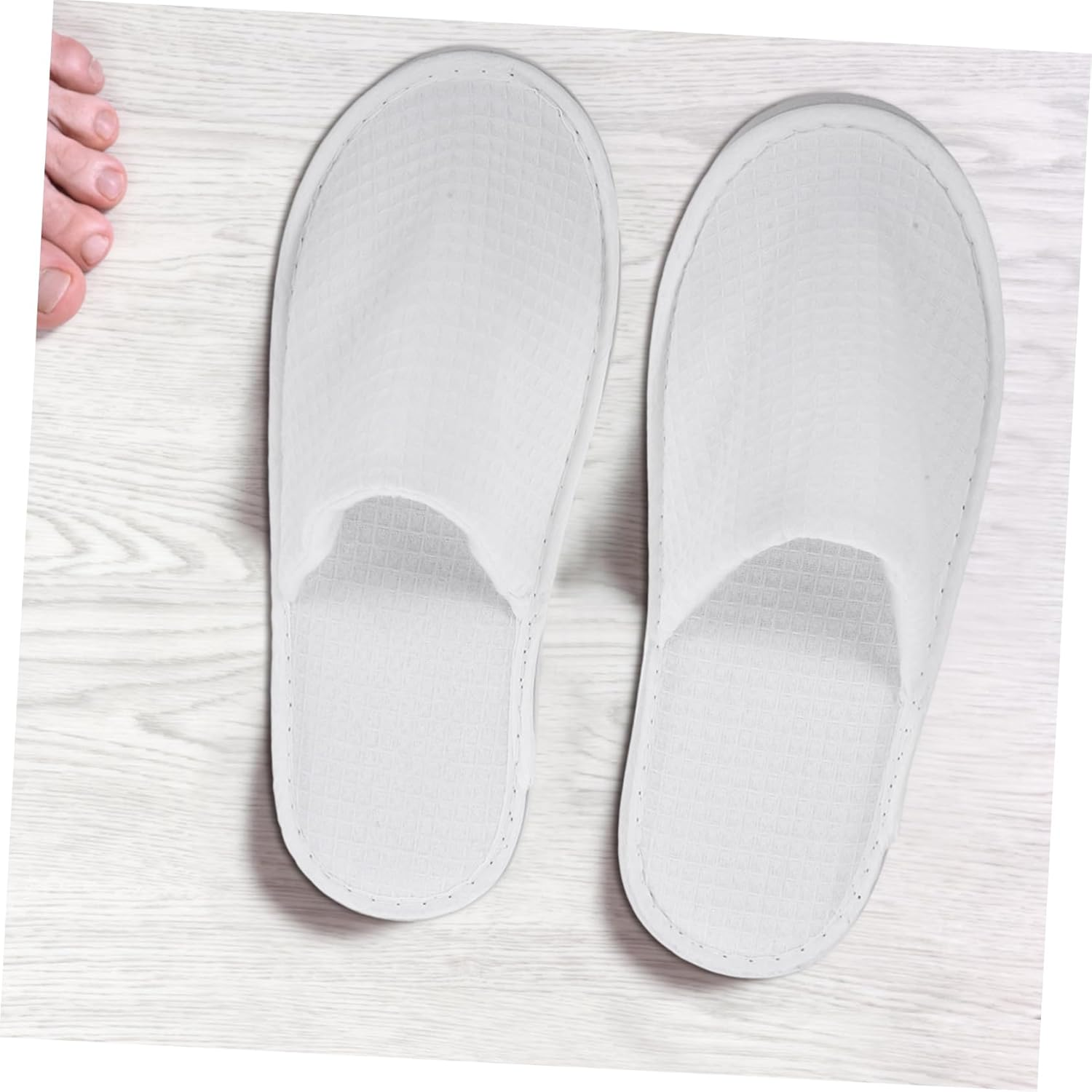 NIYANGLE 2 Pairs Disposable Travel Slippers Comfortable Hotel Salon Slippers for Guests Breathable Lightweight for and Travel Use image number 1