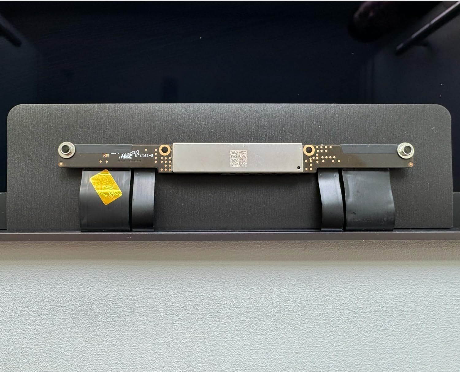 Replacement for Macbookair10.1 Macbook Air 13 Inch M1 2020 A2337 EMC 3598 MGN63 MGN93 MGND3 MGN73 MGNA3 MGNE3 13.3 Inch 2560 X 1600 Full LCD S. Screen Complete Top Assembly (Silver) image number 1