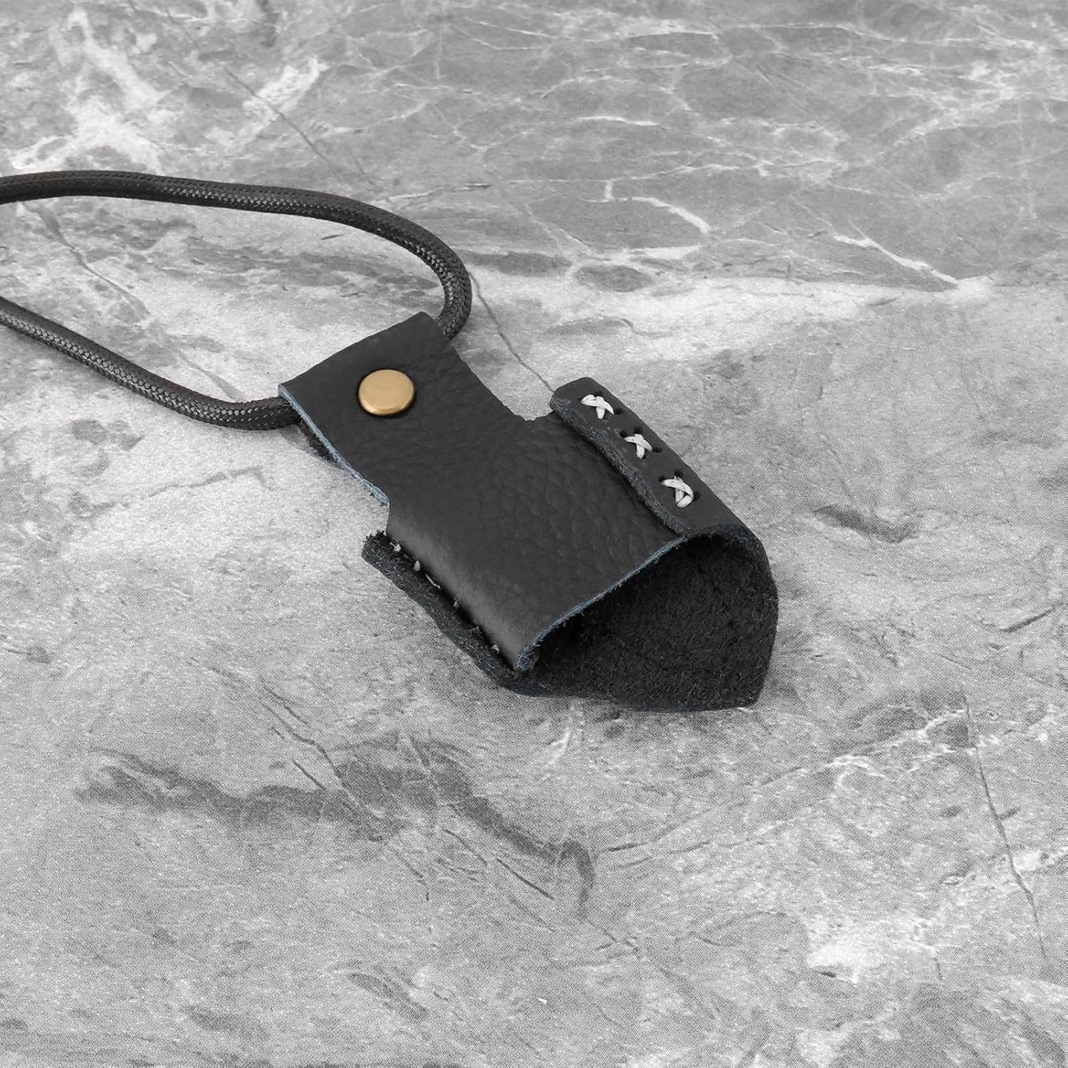 YINETTECH 1PC Archery Thumb Ring PU Leather Thumb Guard Ring with Rope Length 30Cm for Novice Archers Archery Competition Training Black image number 4