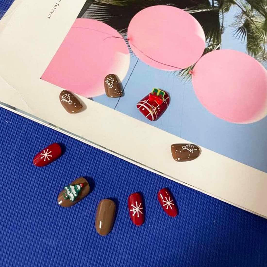 Resweky Christmas French Print on Nails, 24 Pieces, Snowflake, Medium, Short False Nails, Shiny Artificial False Nails, Cuteman Full Cover Acrylic Nails for Women (Green) image number 2