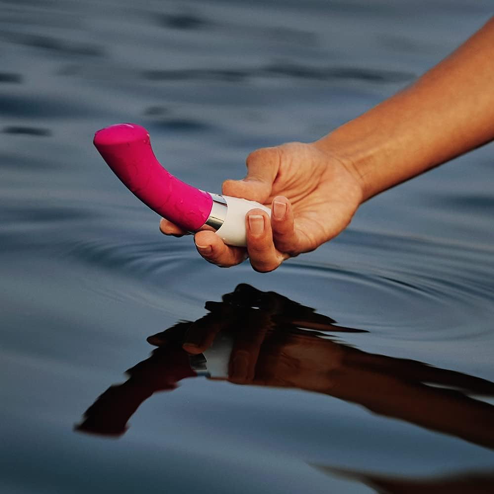 LELO GIGI 2 G Spot Vibrator for Her, Personal Massager, Powerful G Spot Toy with 8 Vibration Patterns, Curved Silent Vibrator for Mind Blowing Fun, Adult Toy, Blue - Blue image number 3