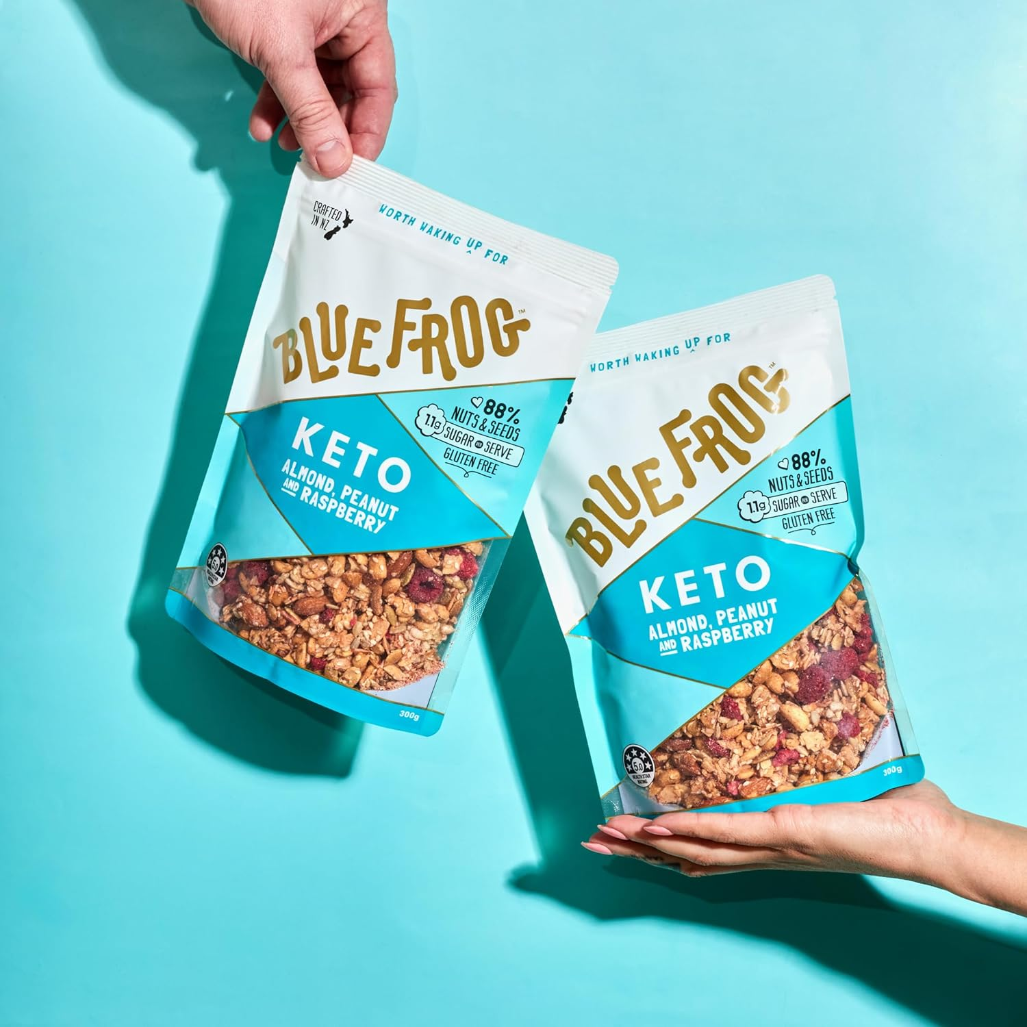 Blue Frog Almond, Peanut and Raspberry Keto Cereal 300 G image number 3