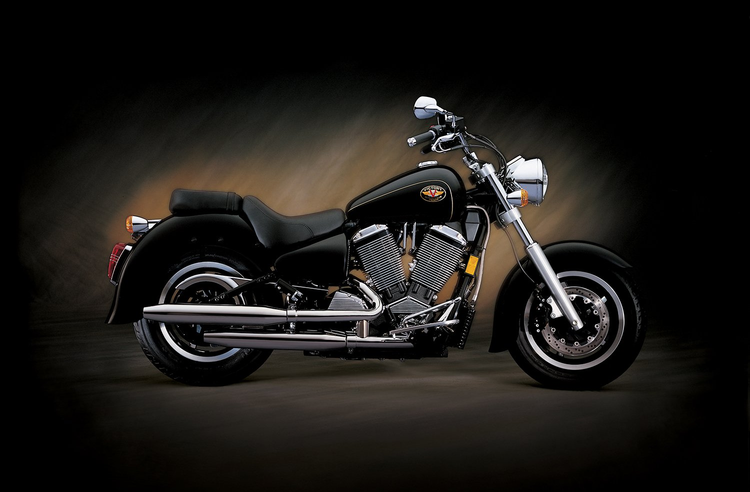 Victory Motorcycles 1998-2017: the Complete History of an American Original image number 2