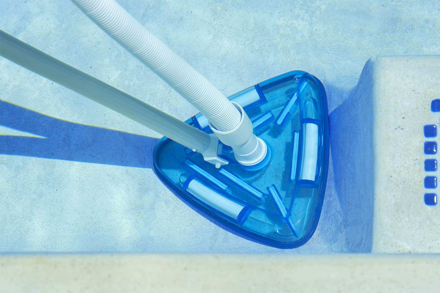 Poolmaster 27514 Clear-View Triangular Vinyl Liner Swimming Pool Vacuum, Essential Collection image number 2