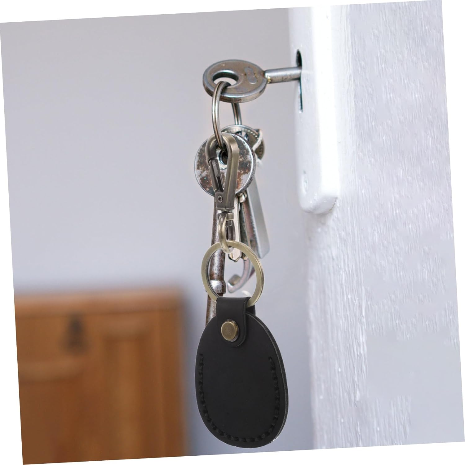 MUCKLILY 3Pcs Retro Pu Card Holder Keychain Set, Handmade Small Access Card Sleeve Protector with Ring, Womens Mini Storage Pouch for Electronic Keys and NFC Tags