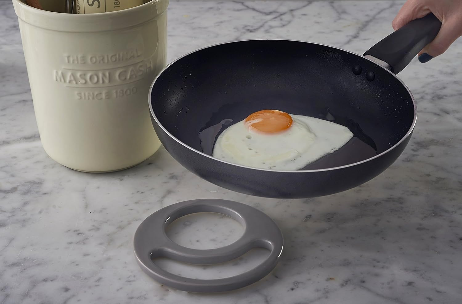 Mason Cash Innovative Kitchen Stoneware Utensil Pot, 1.8L, White 28496, 16 X 16 X 20 Cm image number 1