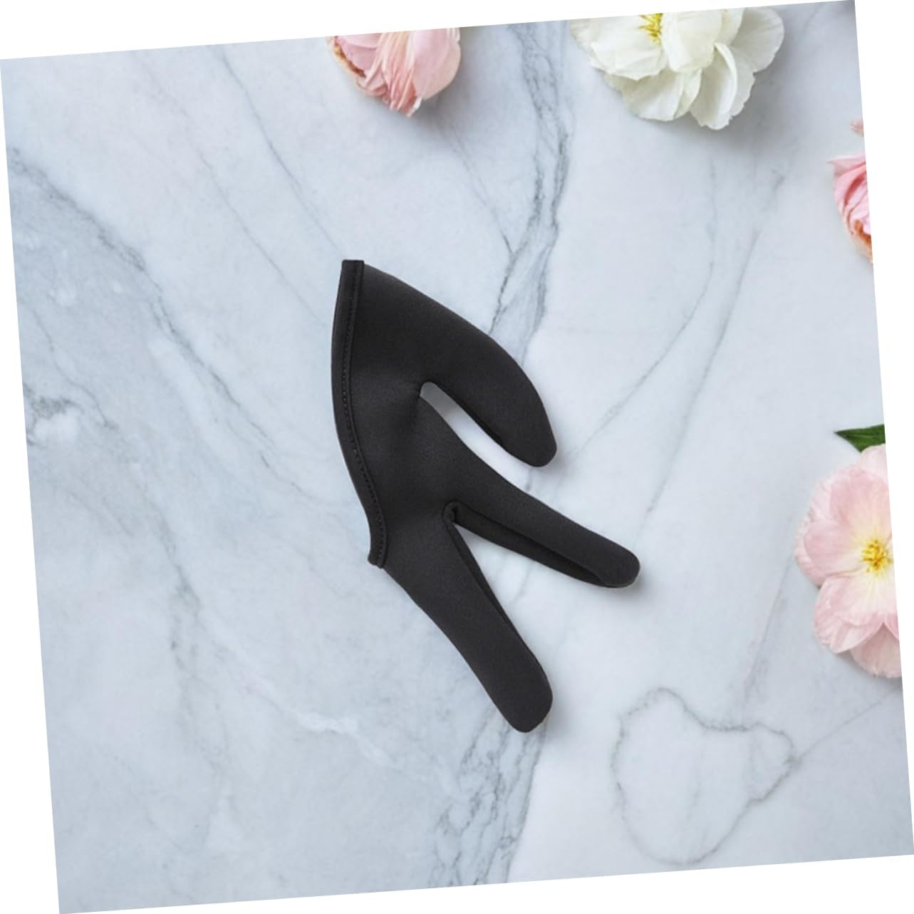 ZUNOXAZ 2Pcs Heat Resistant Thermal Hair Styling Gloves Lightweight Three Finger Covers for Curling and Straightening Insulation for Safe Hair Dyeing at Home and Salon image number 2