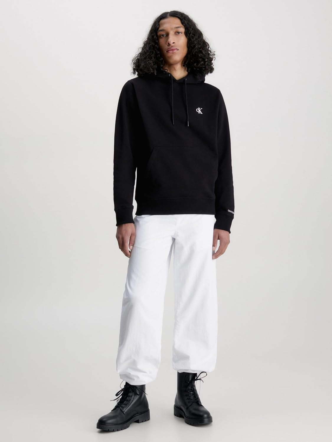 Calvin Klein Jeans Men'S Ck Essential Regular Hoodie Sweater image number 2