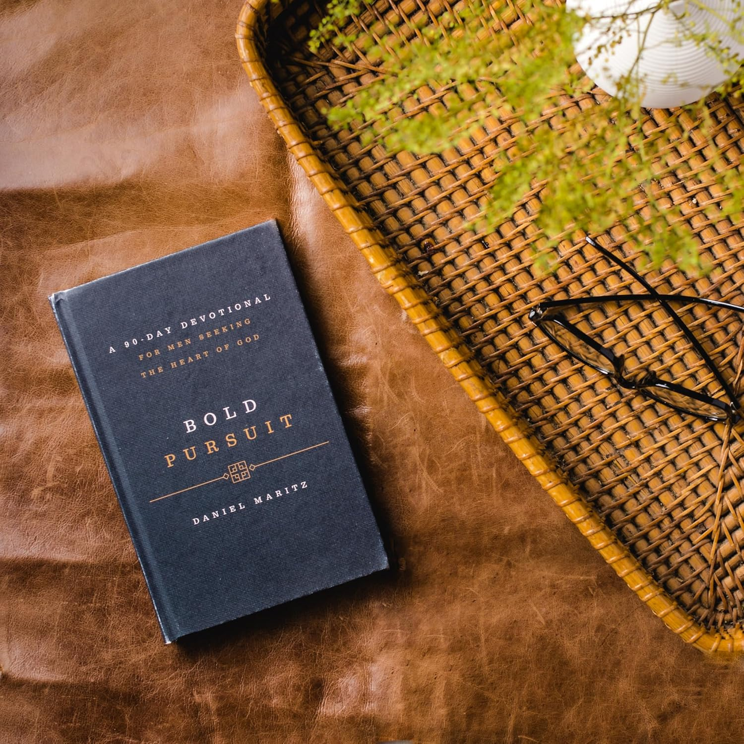 Bold Pursuit: a 90- Day Devotional for Men Seeking the Heart of God: a 90-Day Devotional for Men Seeking the Heart of God (90 Daily Devotions) image number 4