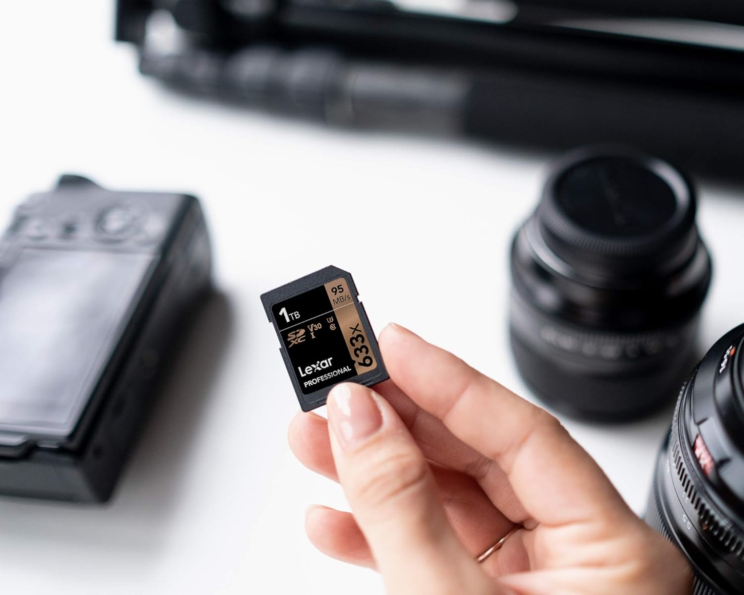 Lexar Professional 633X 1TB SDXC UHS-I Card (LSD1TCB633) image number 1