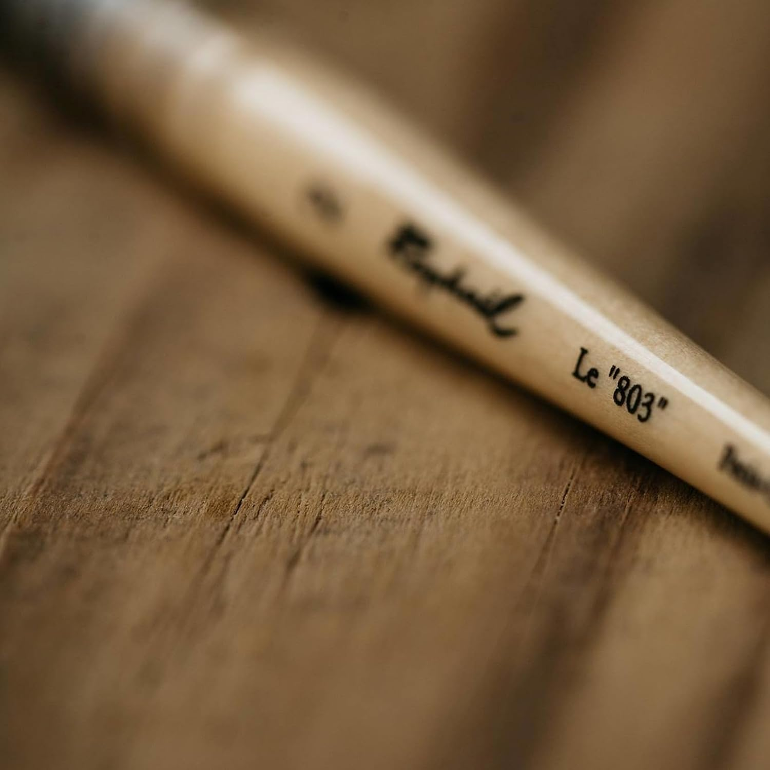 Raphael 803 Squirrel round Feather Brush No. 4