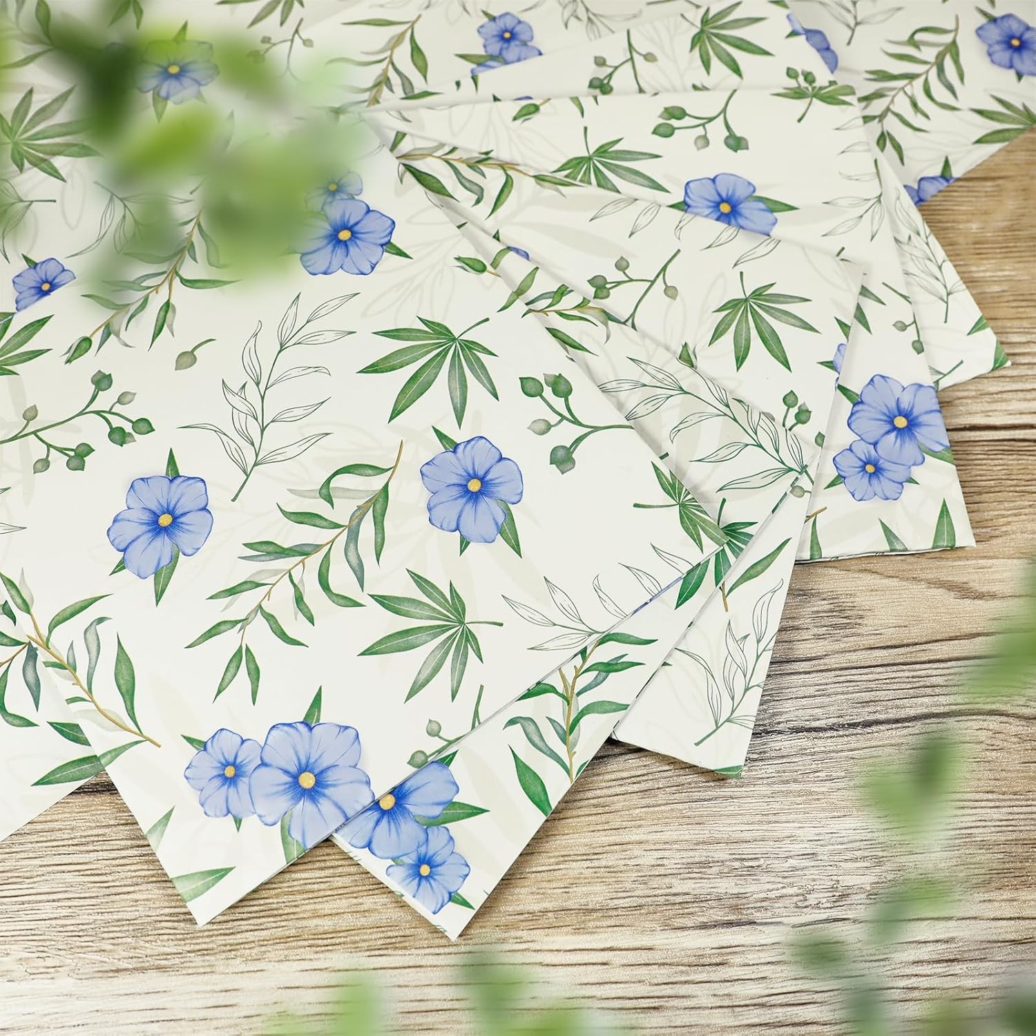 LA BELLEF&Eacute;E Scented Drawer Liners, Fresh Linen Fragrance for Home, 6 Sheets (14.3 X 19.6 Inches) for Dresser, Bedroom, Closet, and Shelf Organization - Lavender image number 2