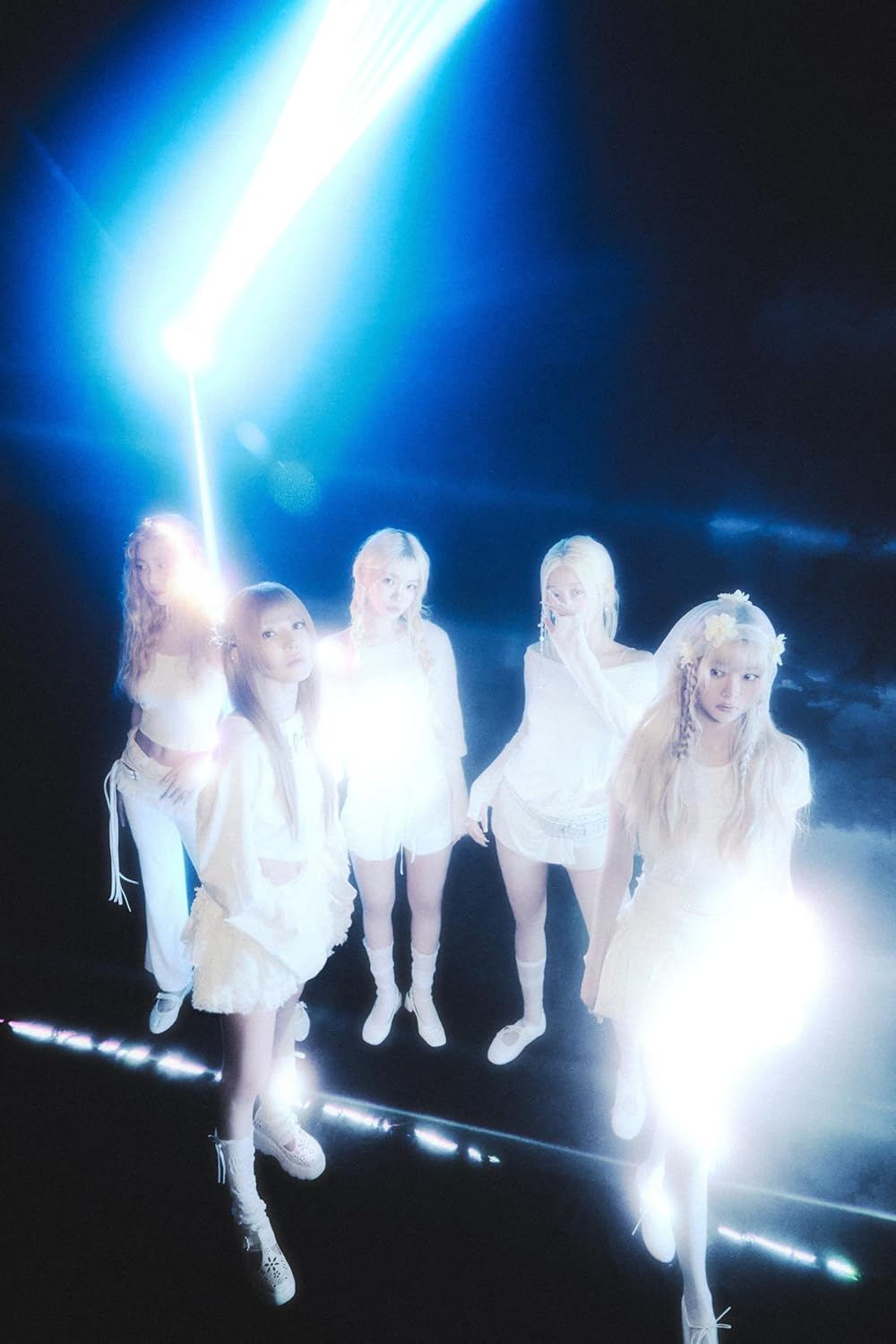 LE SSERAFIM HOT 5Th Mini Album Tin Case Version Outbox+Cd+1Ea Keyring+1Ea Magnet+8P A4 Poster+1P A2 Poster+1P Postcard+10P Photocard+Tracking Sealed LE SSERAPHIM image number 4