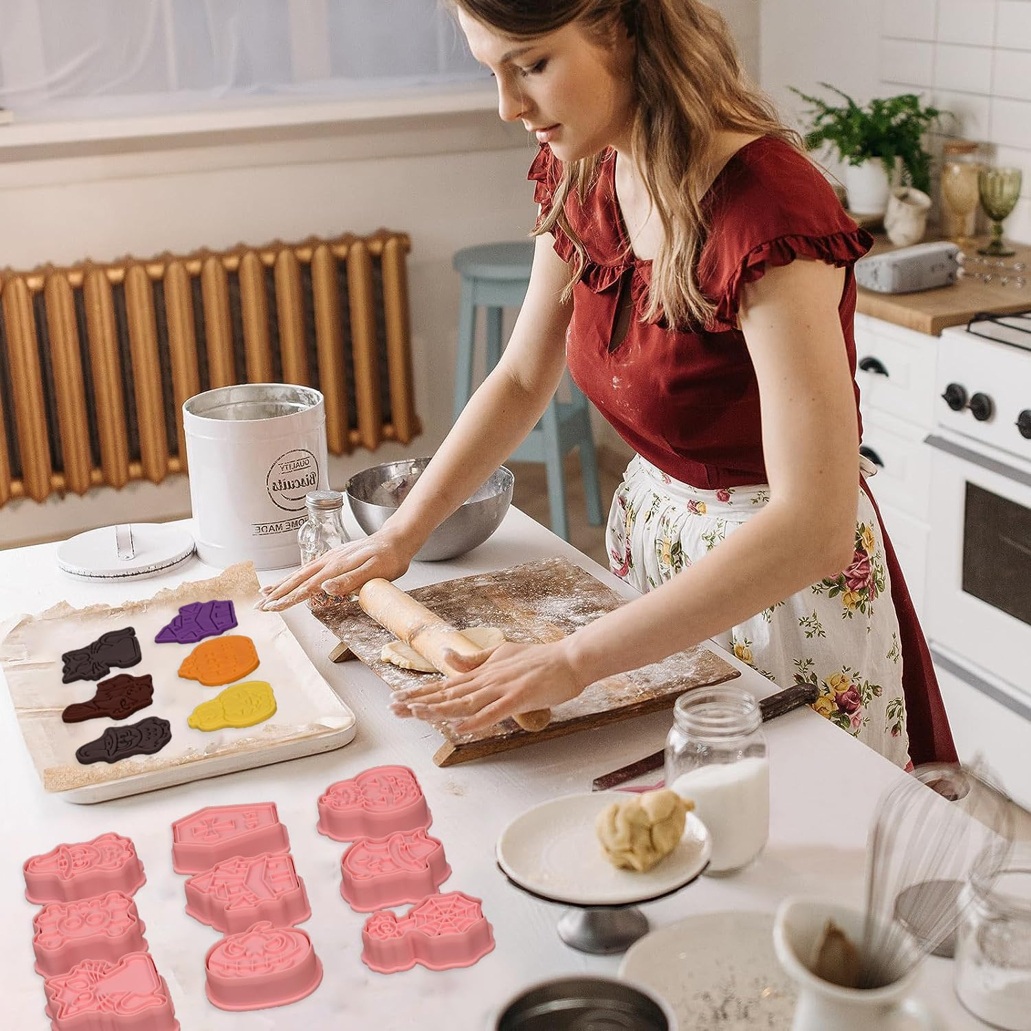 Sakolla 16 Pcs Halloween Cookie Cutters, 3D Cookie Cutter with Plunger Stamp, Halloween Cookie Molds -Ghost, Bat, Pumpkin, Cat, Castle,Tombstone, Witch, Spider, Skull, Etc. image number 2