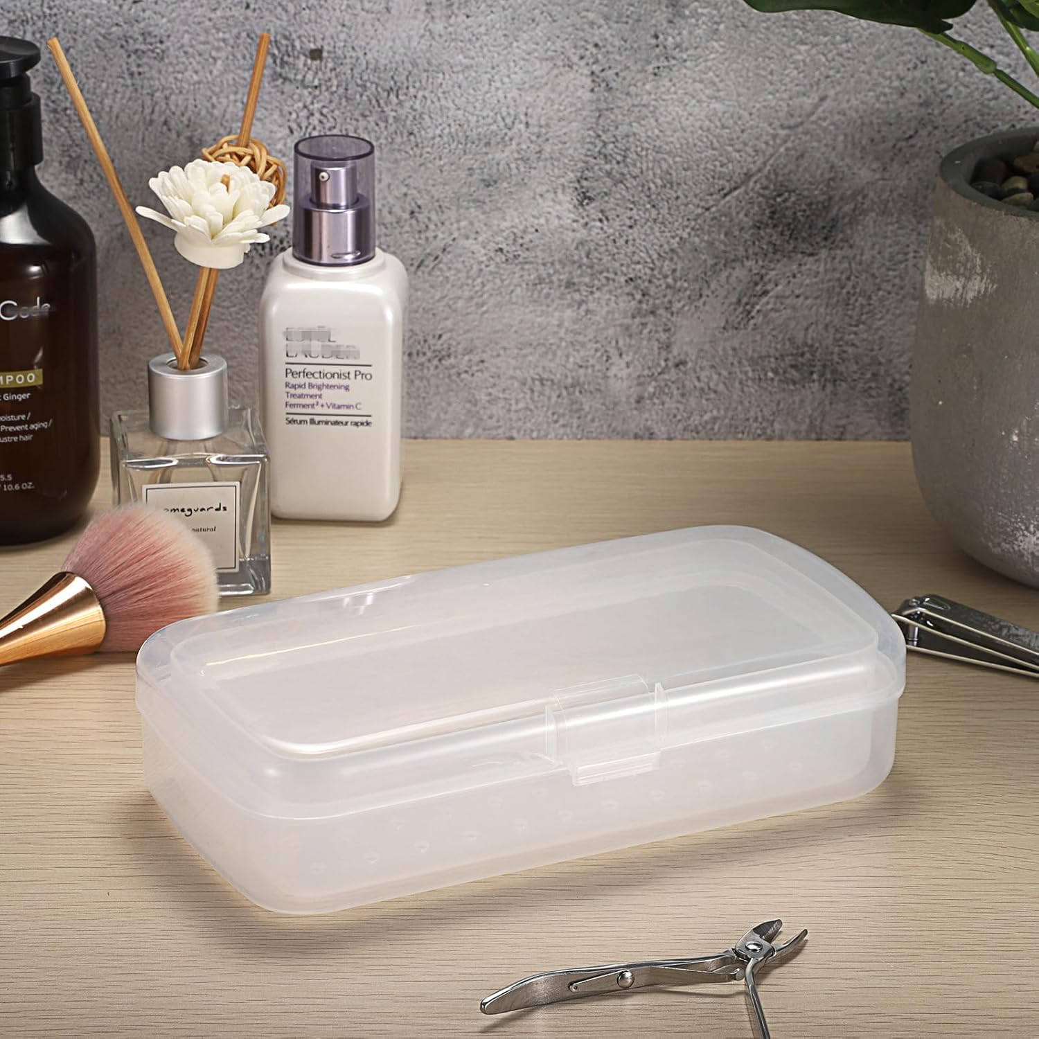 JUXYES Plastic Sterilizing Tray for Nail Art Accessories Tools, Portable Nail Art Tool Sterilizer Tray with Strainer, Fully Transparent Storage Box Organizer for Tweezer, Manicure Tools