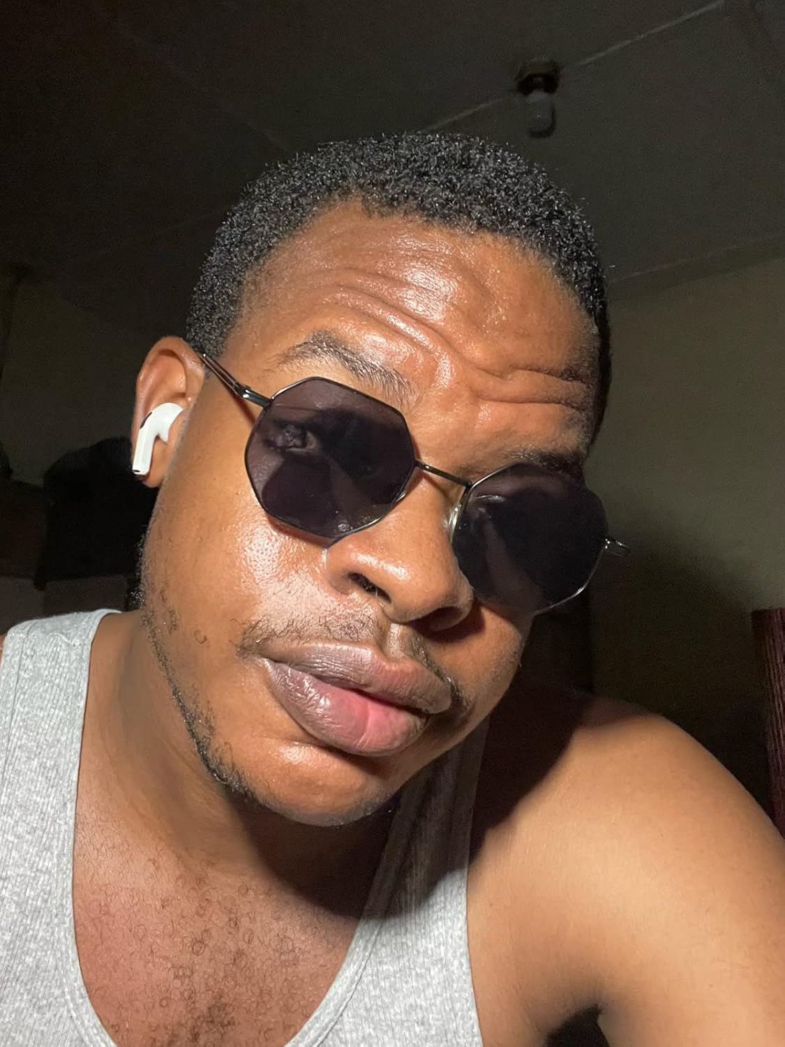 Vintage round Polarized Sunglasses for Women Classic Retro Designer Style image number 6