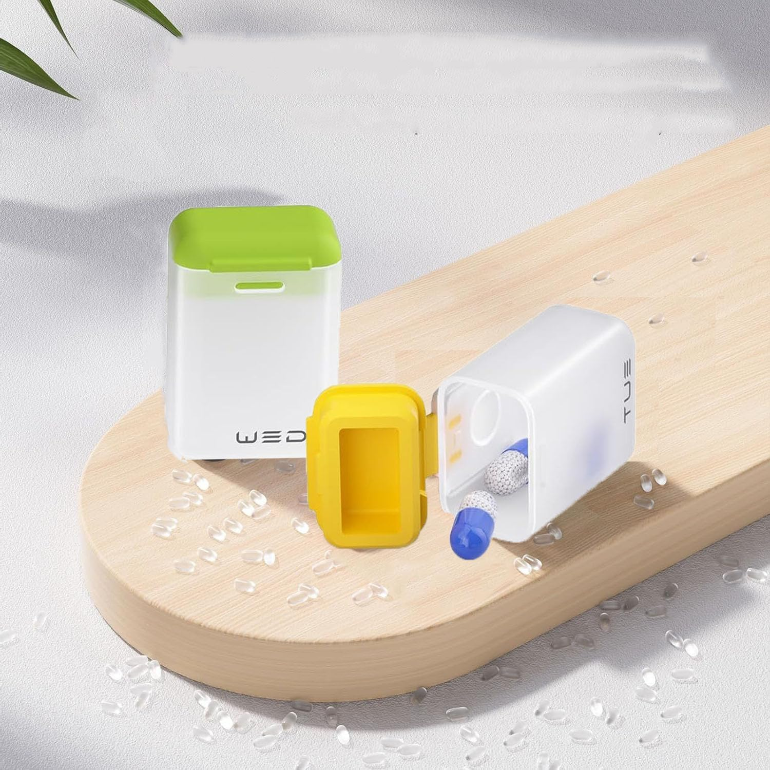 Weekly Pill Organizer with Sealed Lid, Magnetic Weekly Pill Dispenser Box for Fridge, Plastic Removable Large Capacity Pill Case for Supplement Vitamins Fish Oil Easy to Open Medicine Box (Grey)