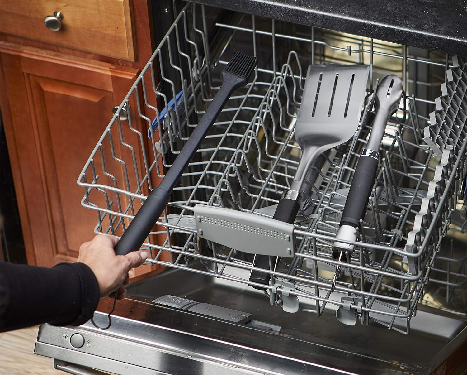 Weber Stainless Steel BBQ 3-Piecetool Set - Tongs, Spatula, Basting Brush image number 5