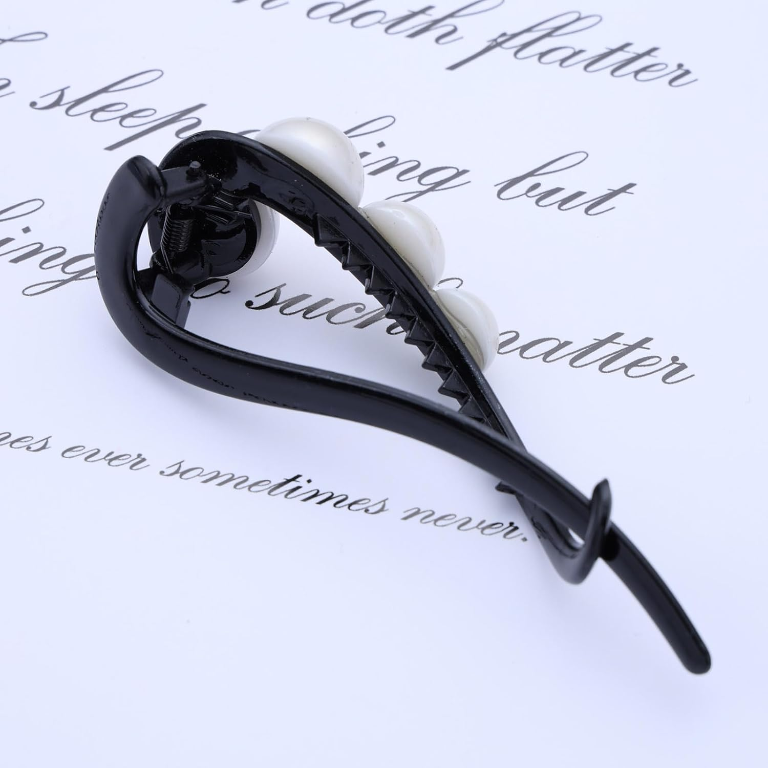 Enautoabs French Pearl Hair Clip Large Pearl Banana Hair Clip Black Pearl Twist Hair Clip Large Pearl Hair Claw Clips Non-Slip Hair Clip Decorative Hair Accessories for Women Headpiece image number 5