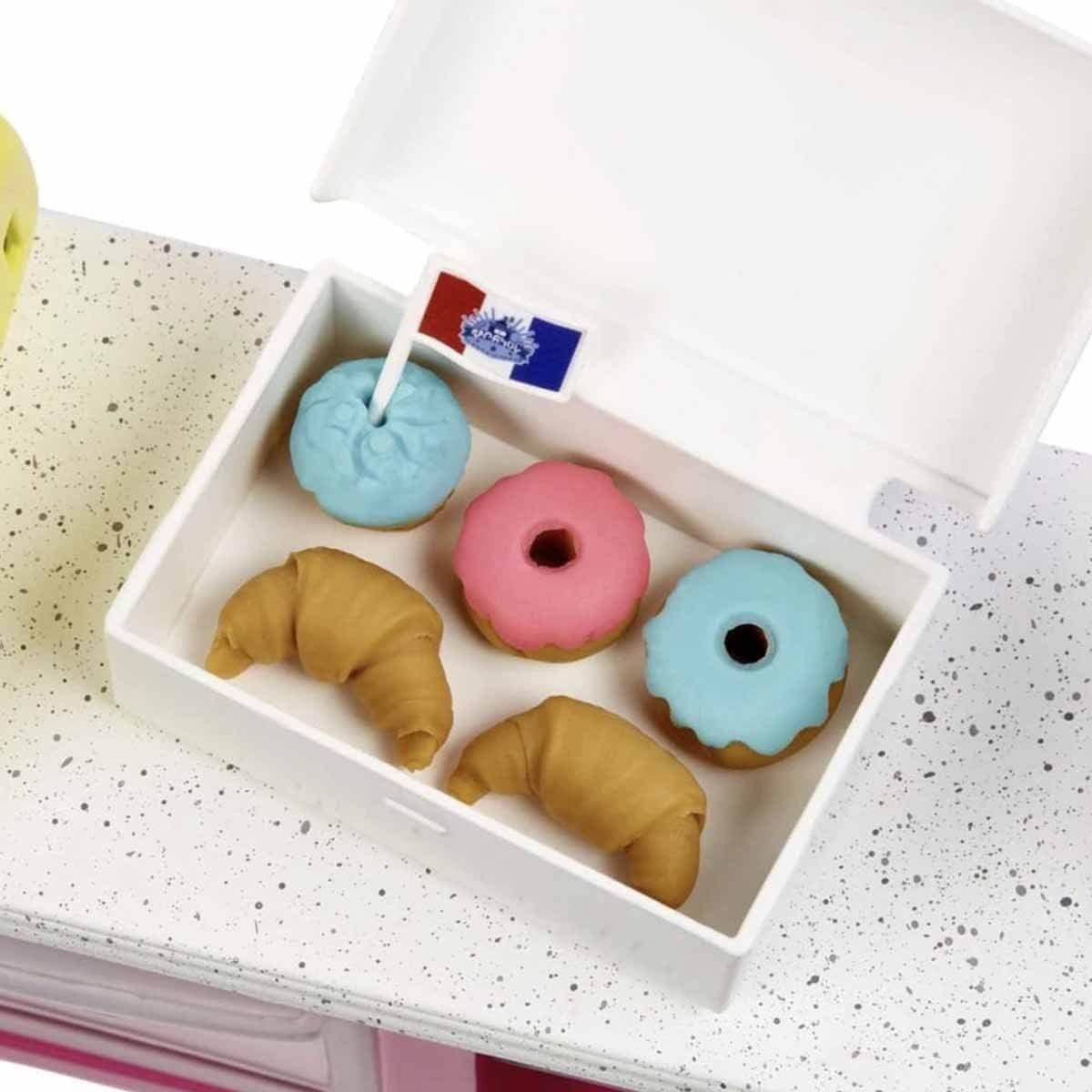 Barbie Doll and Accessories, &ldquo;Malibu&rdquo; Doll and 18 Pastry-Making Pieces Including Sculpting Dough and Molds, It Takes Two Caf&eacute; Playset image number 5