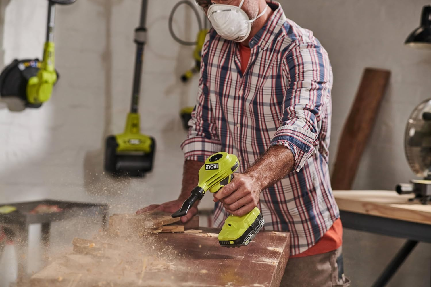 Ryobi - 18V ONE+ Cordless Deflator Inflator with High Flow: 250 L/Min - Comes with Pinch Valve Nozzle (Without Battery) - RVI18 image number 3