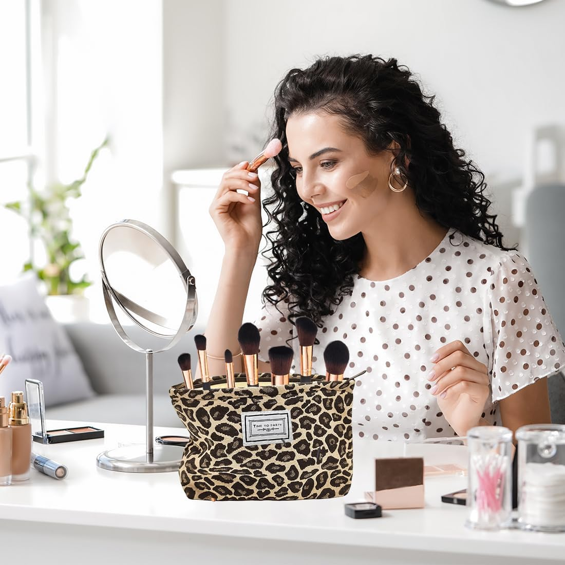 2 Pieces Cosmetic Bag Small Toiletry Bag Women Make up Bag Women Girls Makeup Bag Organiser for Travel Gift (Leopard) image number 1