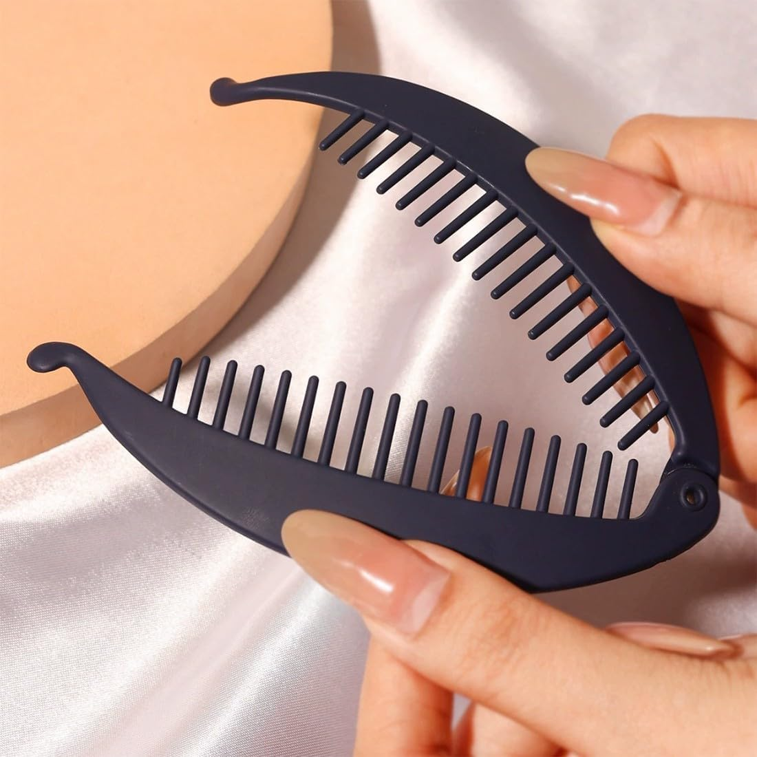 JEYORZY Pack of 3 Banana Clips, Vintage Fishtail Hair Clip, French Banana Clip, Ponytail Holder, Curly or Straight Hair, Banana Clips, Hair Clips for Women and Girls image number 5