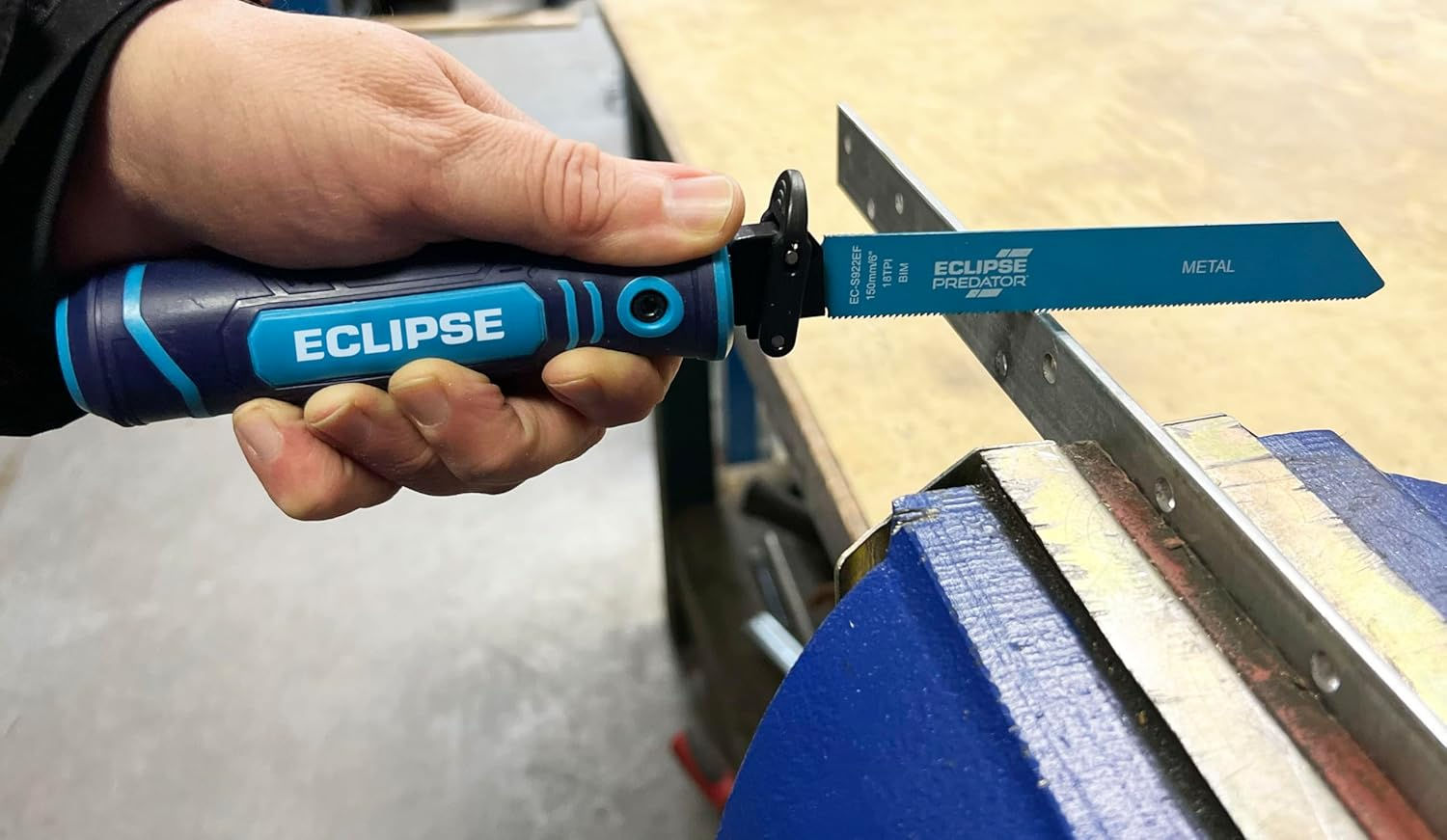 Eclipse Professional Tools EMFH4PS Multi-Function Handle and Reciprocating Saw Blade Set, Handsaw for Cutting Wood, Metal and Nail Embedded Wood image number 5